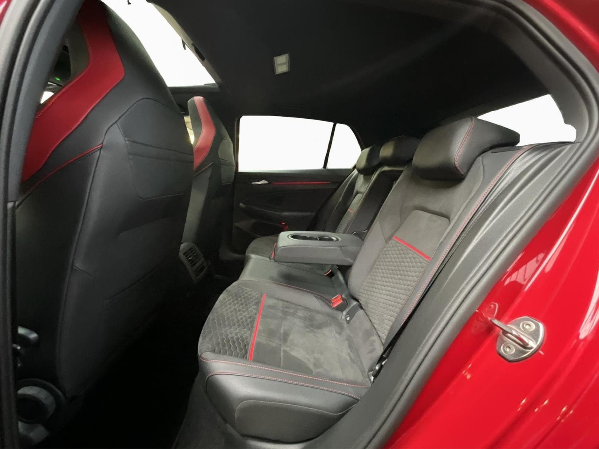 VW Golf GTI-Clubsport+Edition45+DSG+Pano+RearView+Soundsystem (2022) - Foto 16