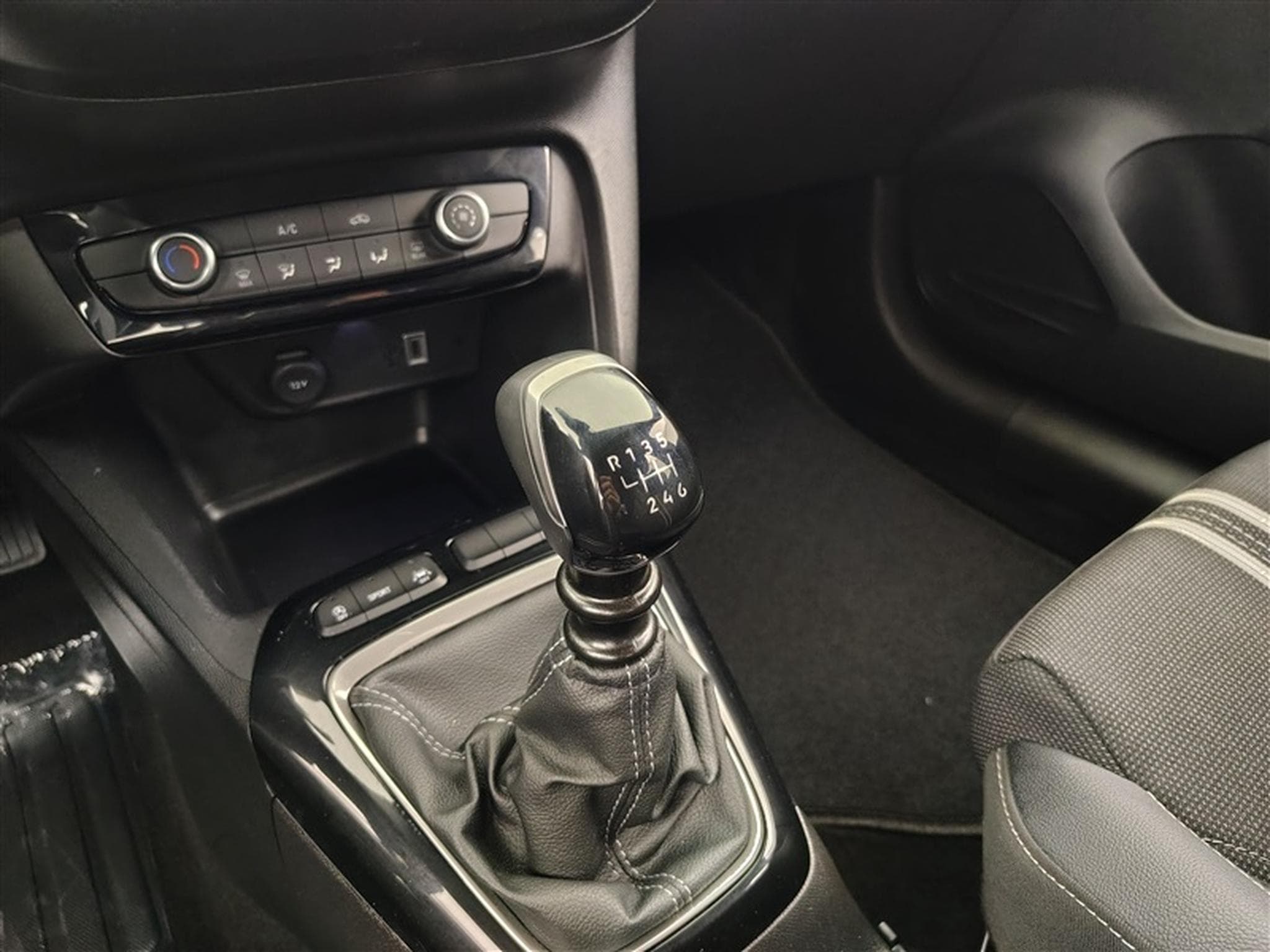 Opel Corsa 1.2 Turbo 100Cv GS Line S-CUIR / CARPLAY / FULL LED / CAMERA (2025) - Photo 12