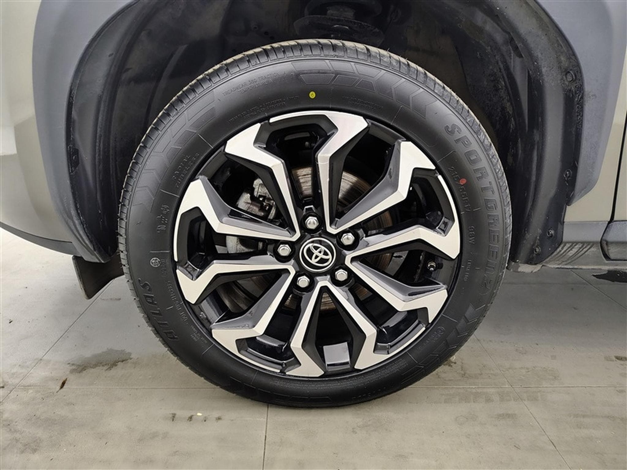 Toyota Yaris Cross Hybrid 1.5i VVT-i Dynamic Plus E-CVT *NAVI/CAM/PDC/FULL LED* (2024) - Photo 6