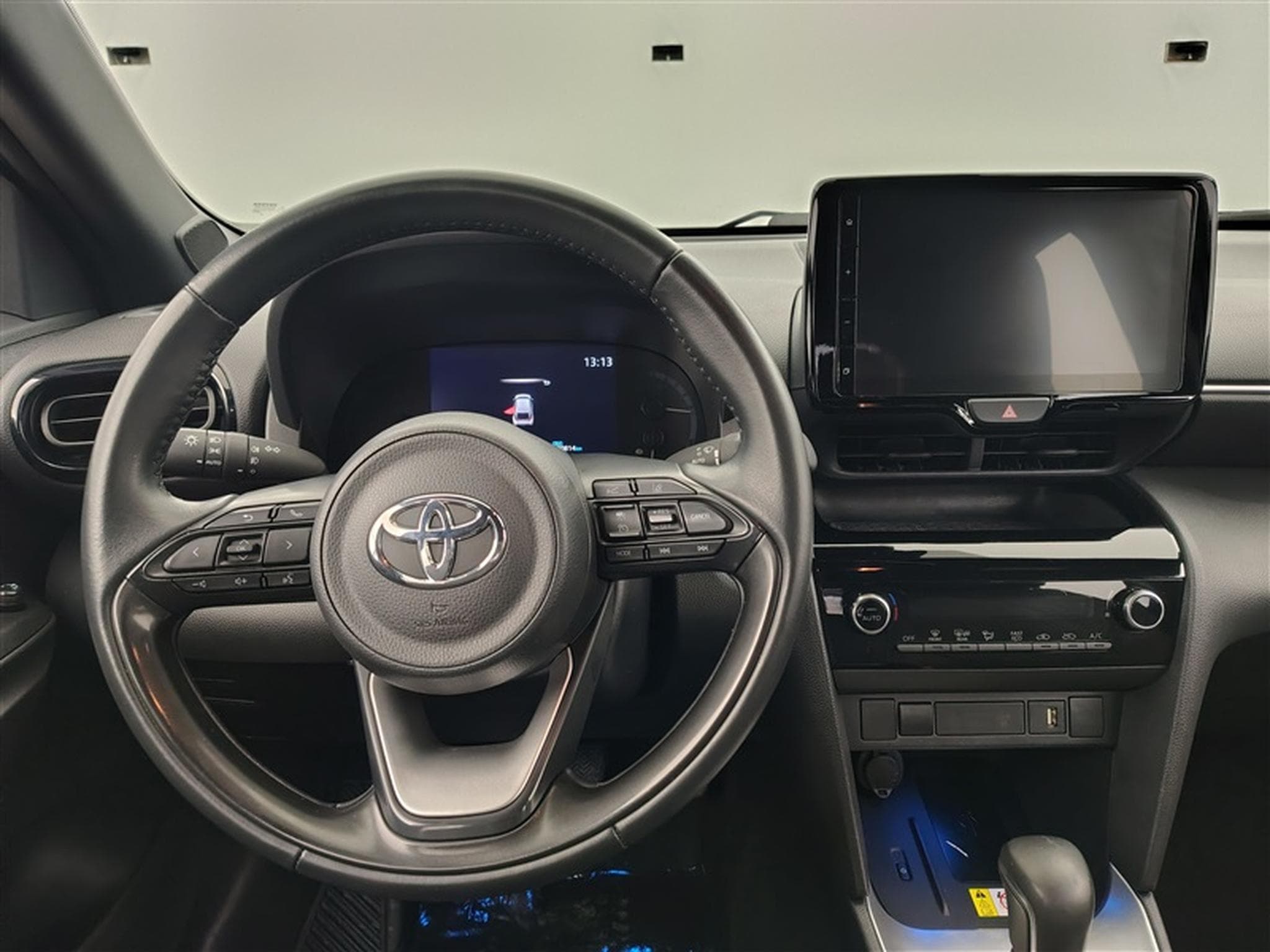 Toyota Yaris Cross Hybrid 1.5i VVT-i Dynamic Plus E-CVT *NAVI/CAM/PDC/FULL LED* (2024) - Photo 9