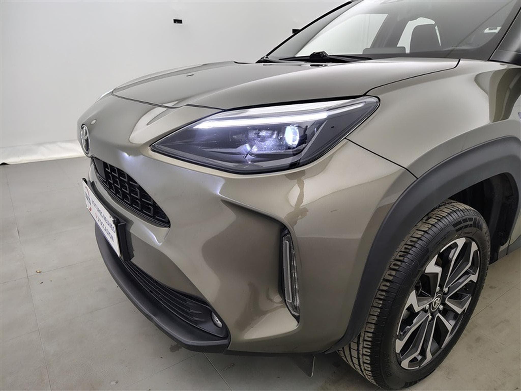 Toyota Yaris Cross Hybrid 1.5i VVT-i Dynamic Plus E-CVT *NAVI/CAM/PDC/FULL LED* (2024) - Photo 15