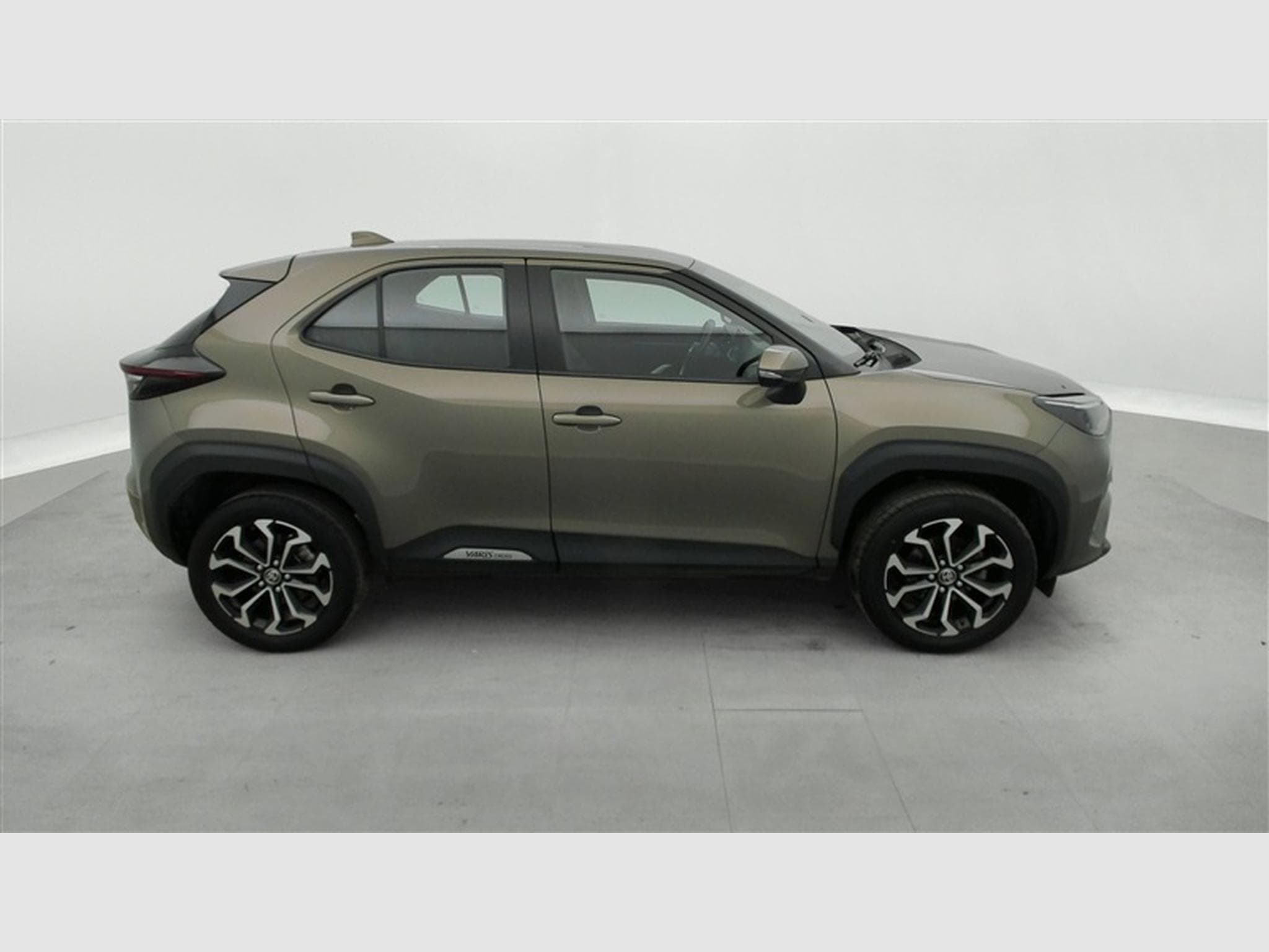 Toyota Yaris Cross Hybrid 1.5i VVT-i Dynamic Plus E-CVT *NAVI/CAM/PDC/FULL LED* (2024) - Photo 22
