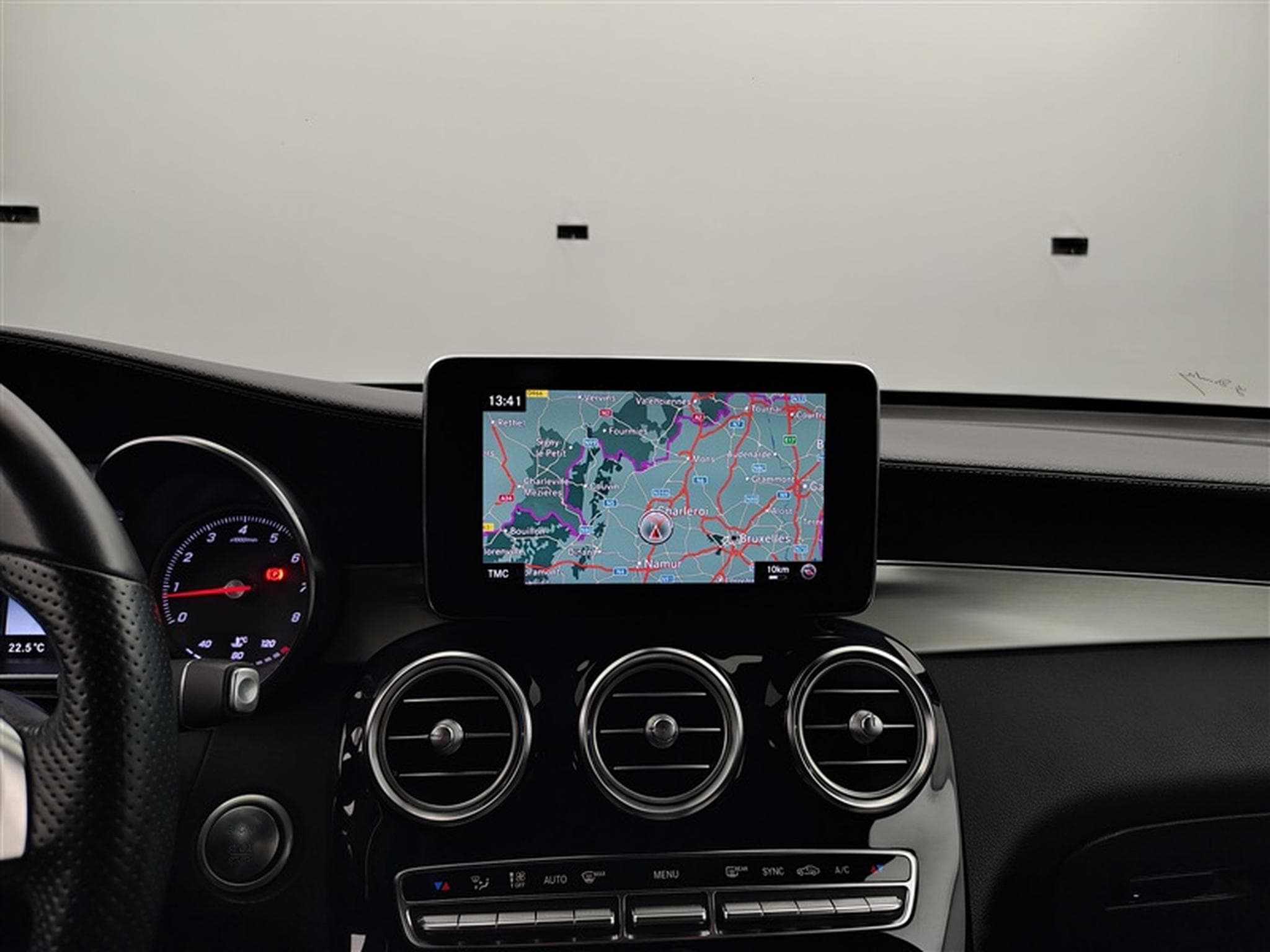 Mercedes GLC 250 4-Matic Pack AMG CILM/NAVI/CAMERA (2019) - Photo 11