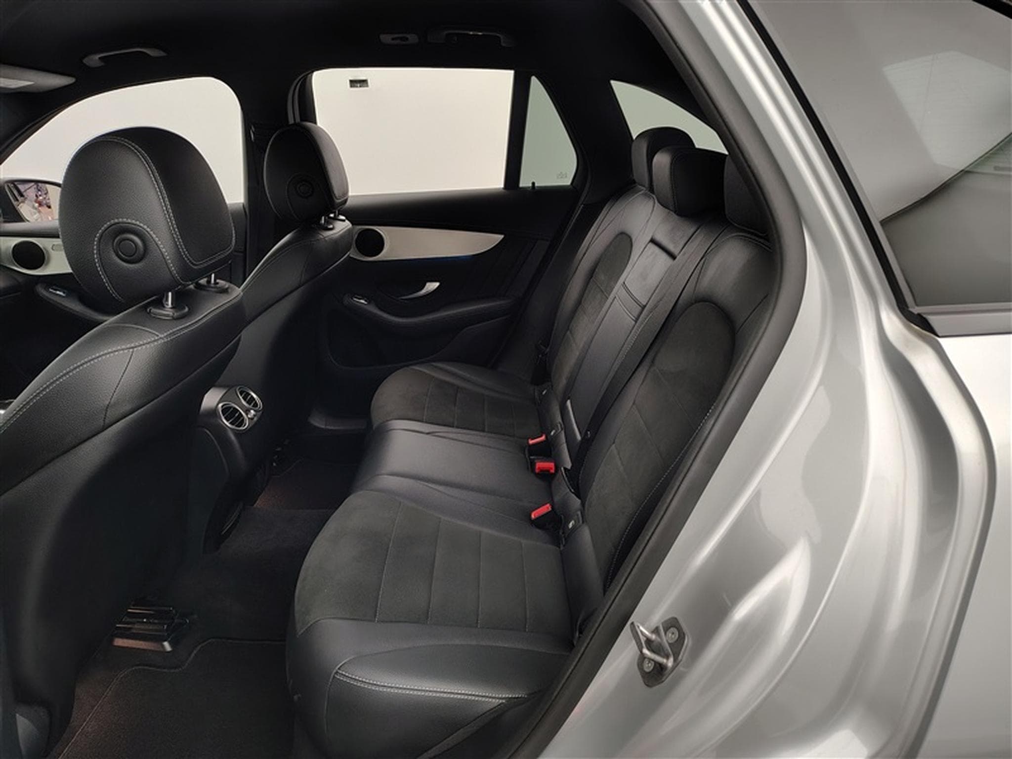 Mercedes GLC 250 4-Matic Pack AMG CILM/NAVI/CAMERA (2019) - Photo 13