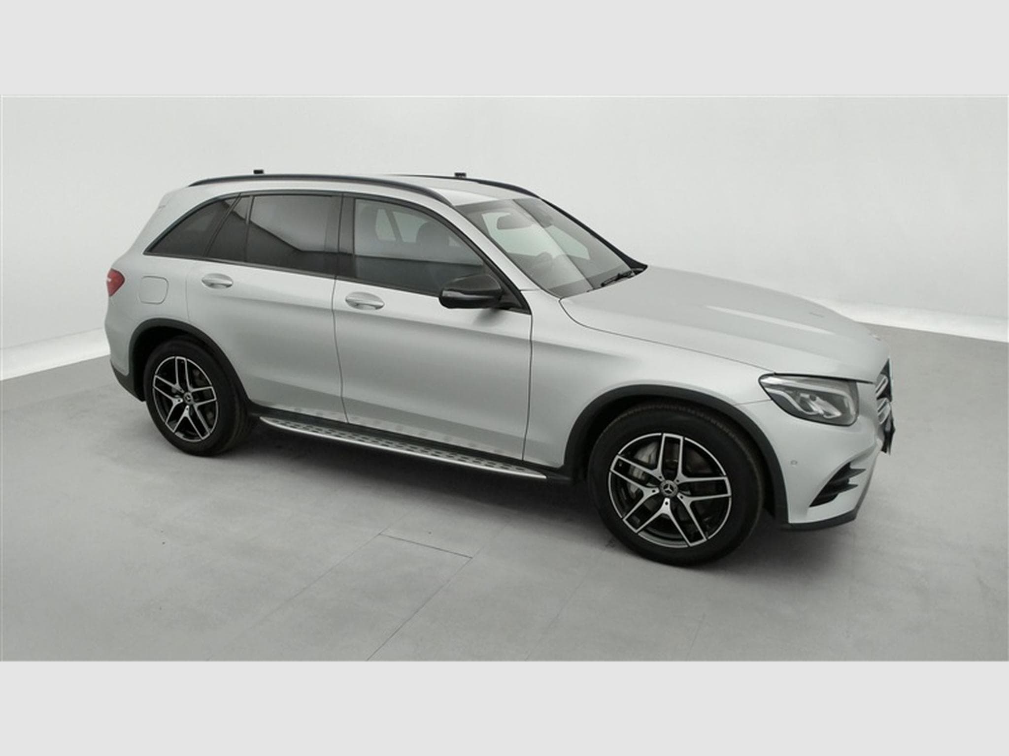 Mercedes GLC 250 4-Matic Pack AMG CILM/NAVI/CAMERA (2019) - Photo 24