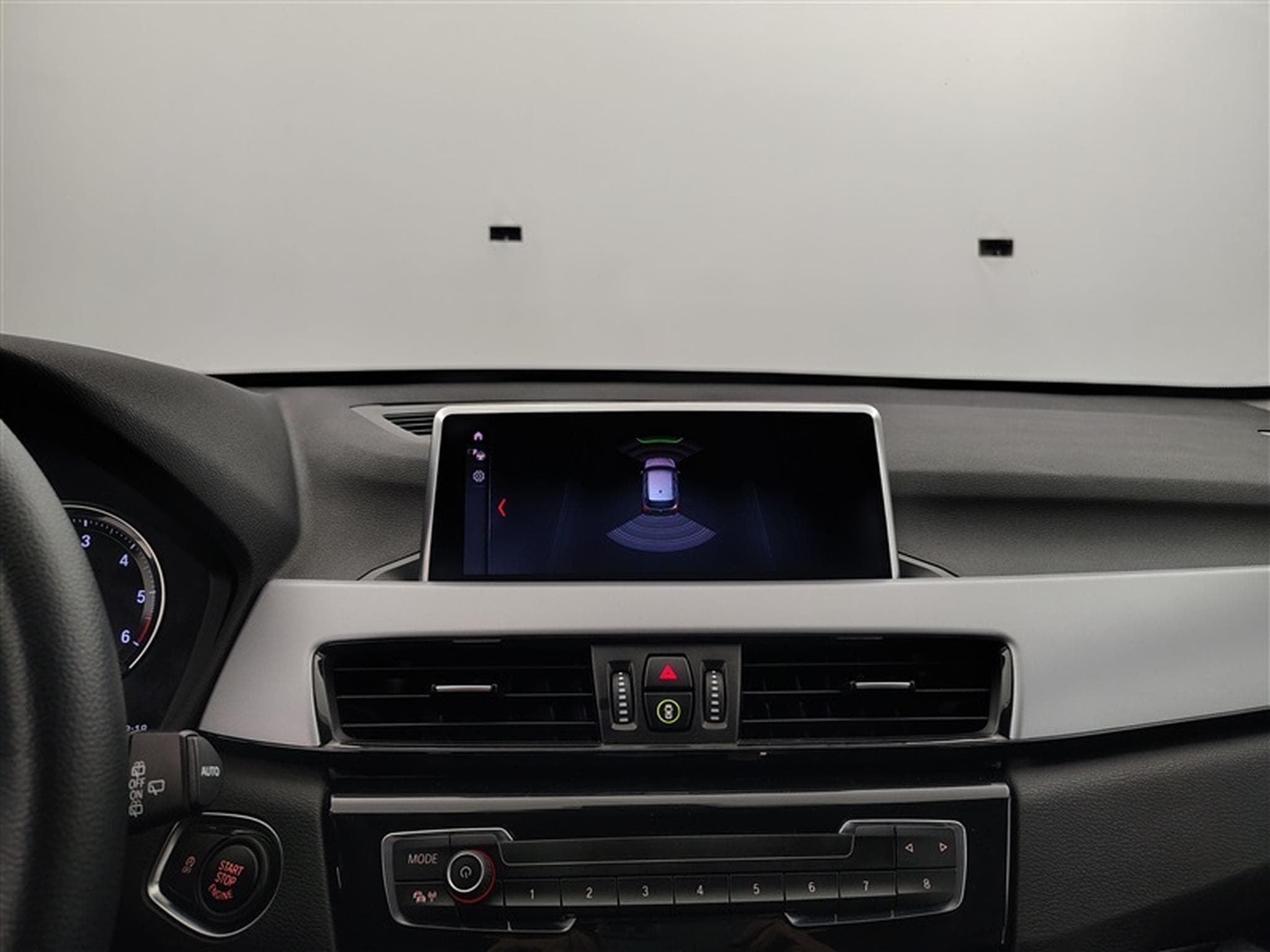 BMW X1 1.5 dA sDrive16 NAVI / CLIM / PDC AV-AR (2022) - Photo 17