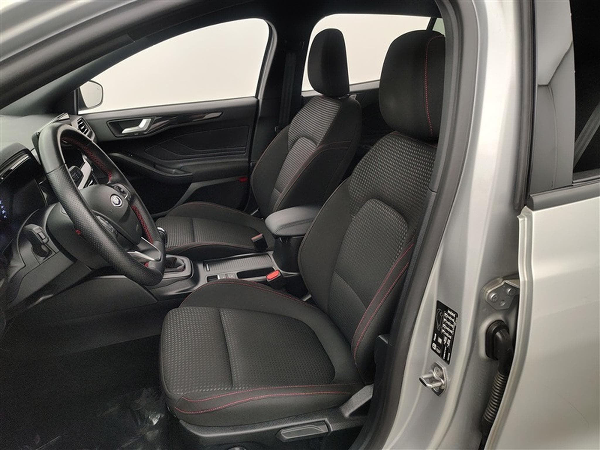 Ford Focus 1.0 EcoBoost 125Cv ST-Line NAVI / FULL LED / CARPLAY (2024) - Photo 7