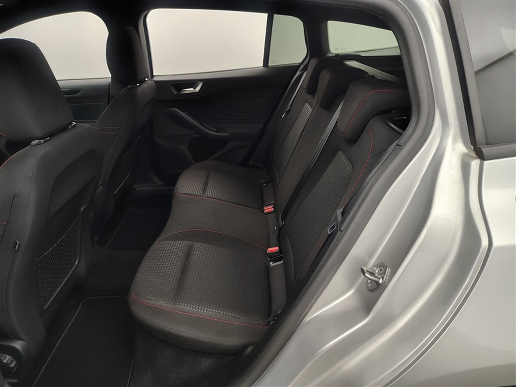 Ford Focus 1.0 EcoBoost 125Cv ST-Line NAVI / FULL LED / CARPLAY (2024) - Photo 13