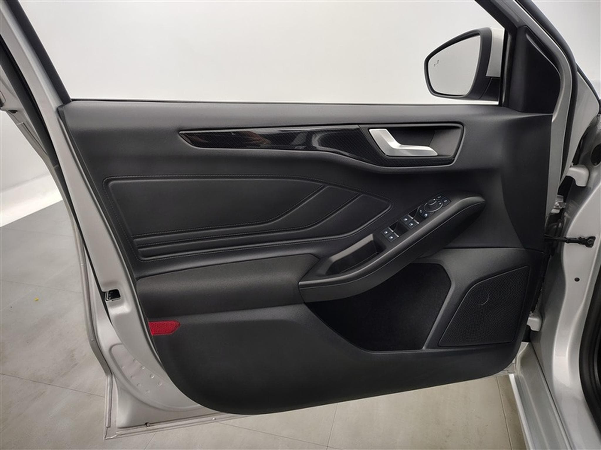 Ford Focus 1.0 EcoBoost 125Cv ST-Line NAVI / FULL LED / CARPLAY (2024) - Photo 17