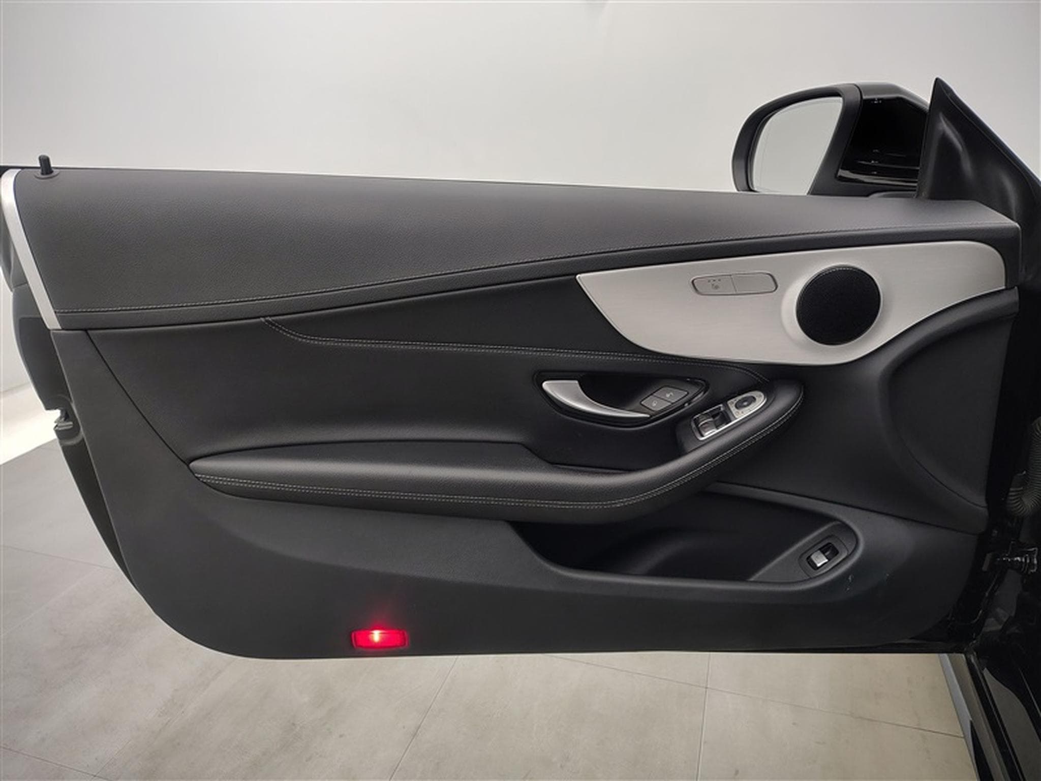 Mercedes C 180 Coupe C 180 AMG Line°NAV°CARPLAY°CAM°PDC AV-AR°FULL LED (2023) - Photo 17