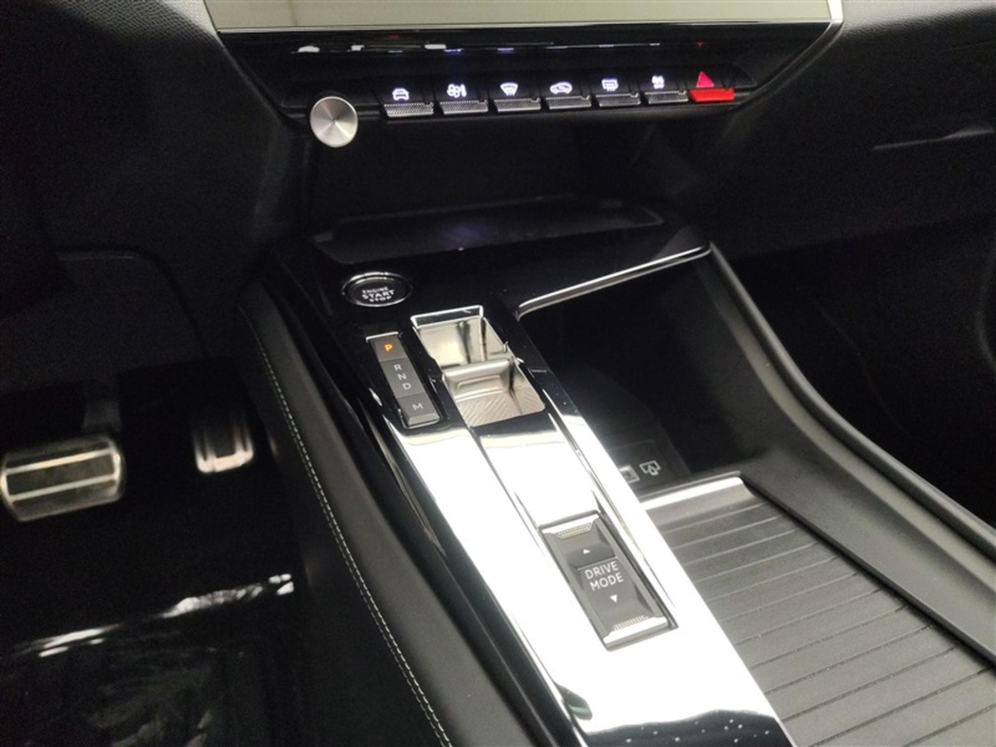 Peugeot 408 GT-Line **AUTO/CUIR/FULL LED/CAMERA/TO PANO** (2023) - Photo 12