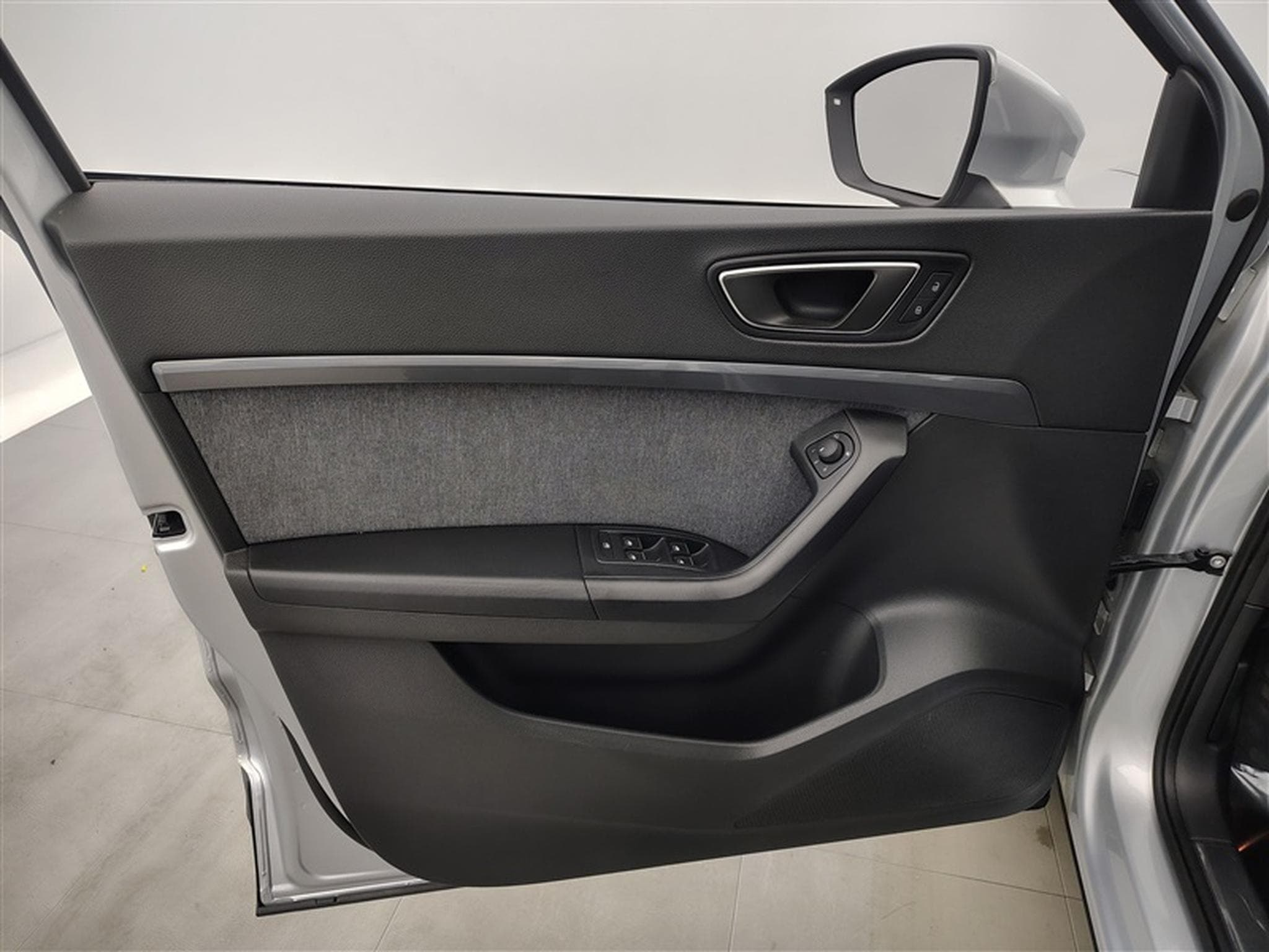 Seat Ateca 1.0 TSI Move! NAVI/FULL LED/JA17/PDC (2021) - Photo 17
