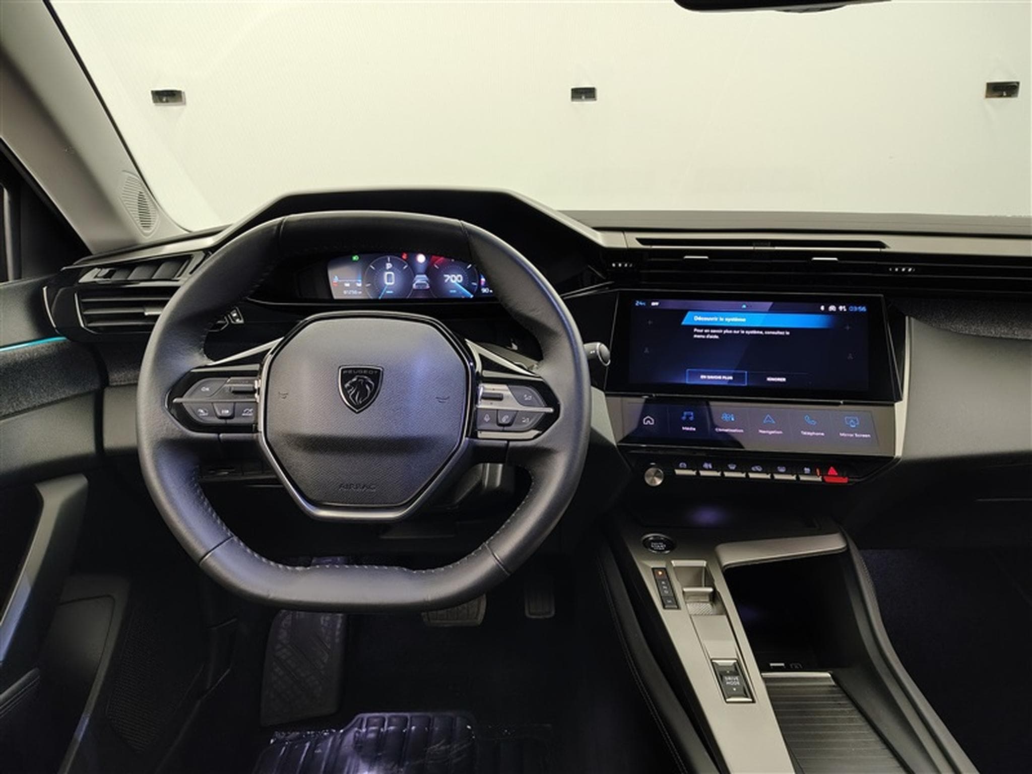 Peugeot 408 1.2 PureTech Allure AUTO/CAM/CARPLAY (2023) - Photo 9