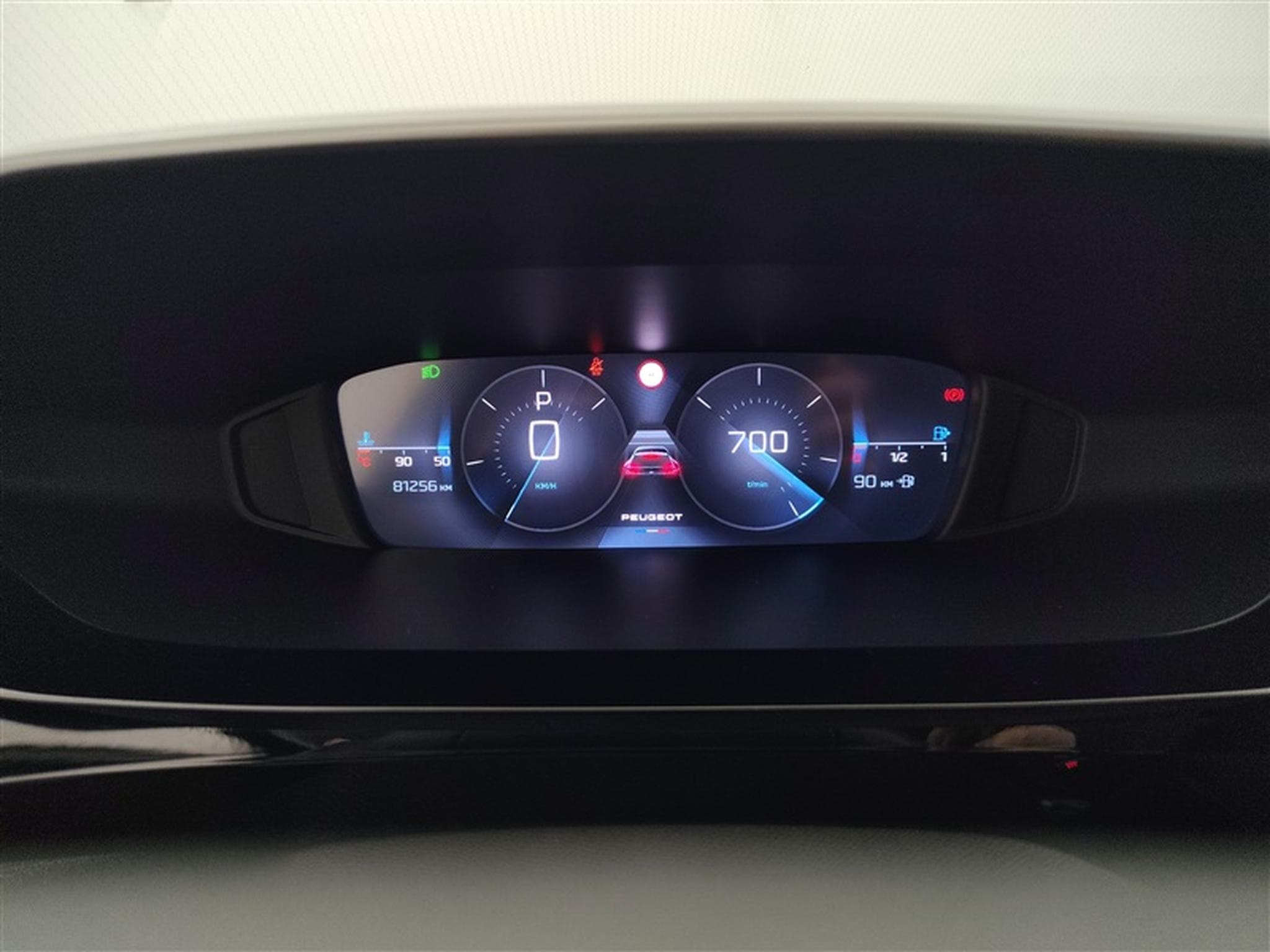 Peugeot 408 1.2 PureTech Allure AUTO/CAM/CARPLAY (2023) - Photo 10