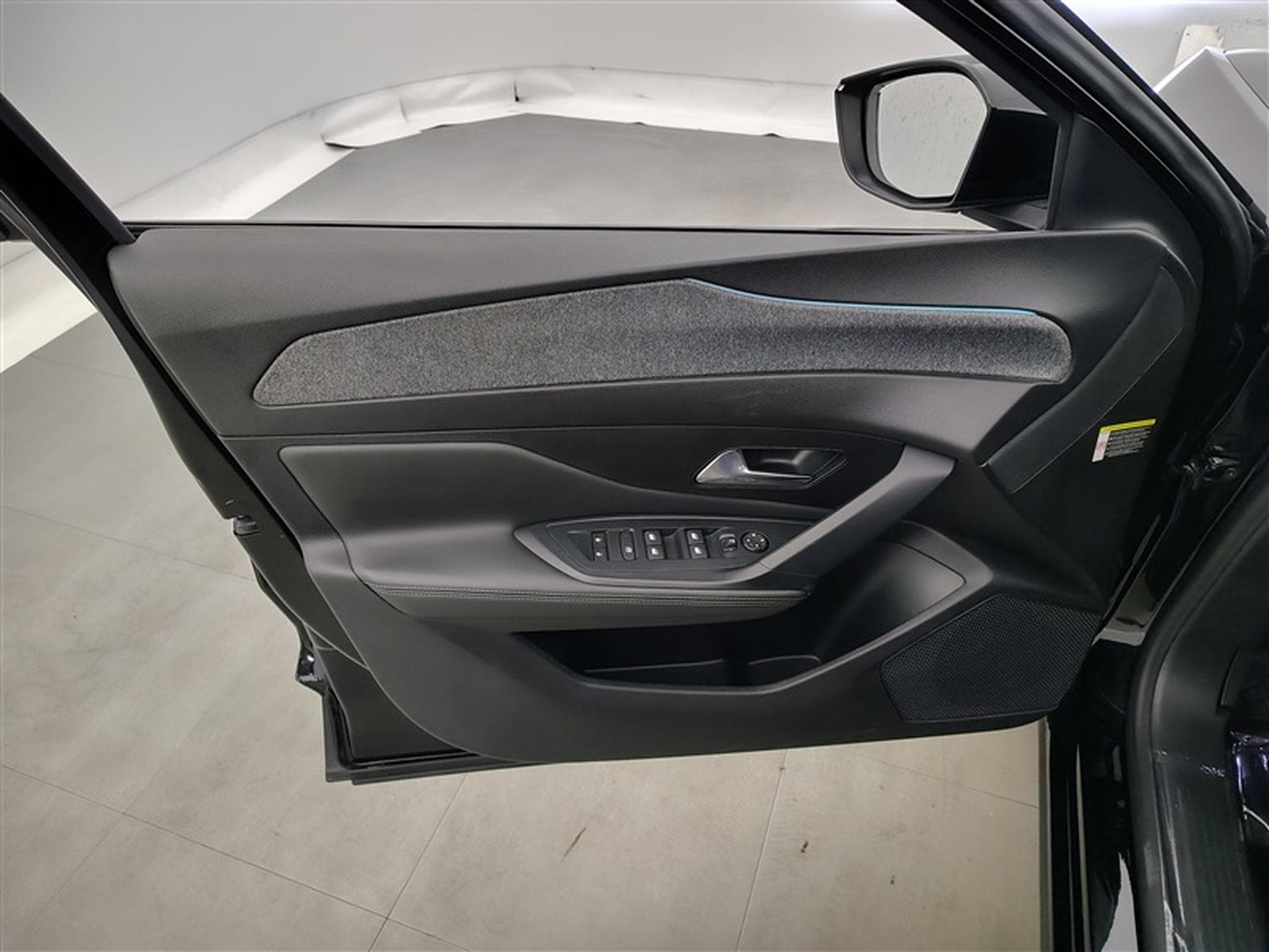Peugeot 408 1.2 PureTech Allure AUTO/CAM/CARPLAY (2023) - Photo 17