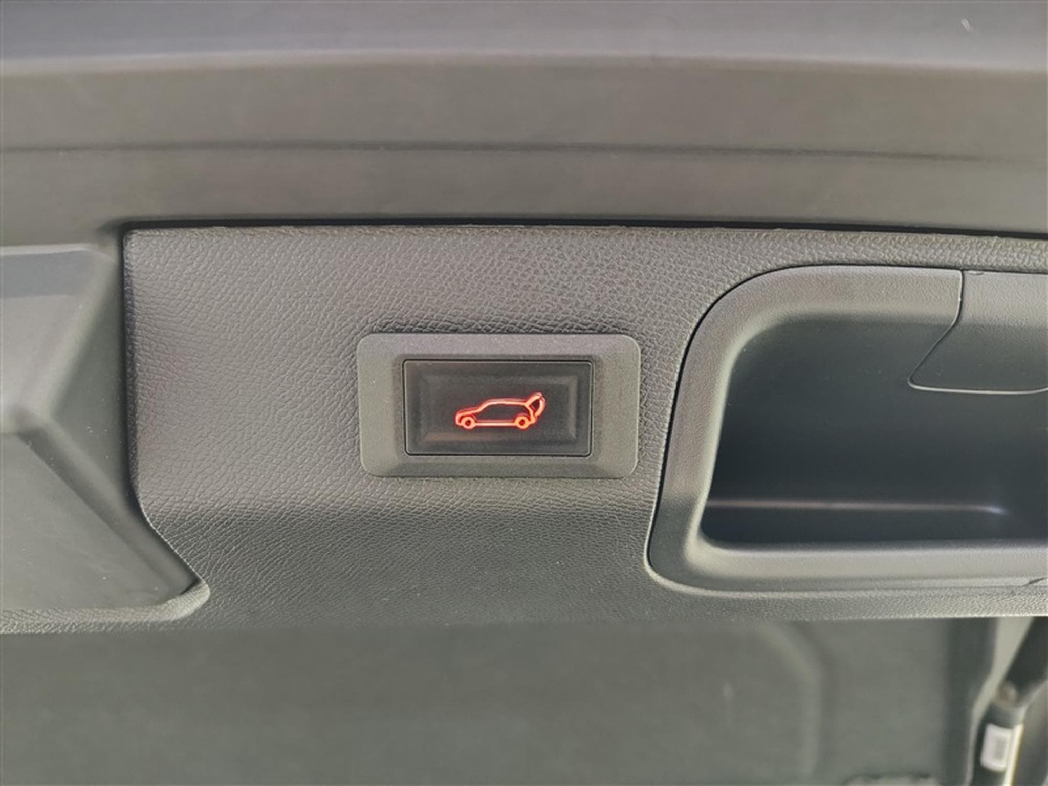 Peugeot 408 1.2 PureTech Allure AUTO/CAM/CARPLAY (2023) - Photo 19