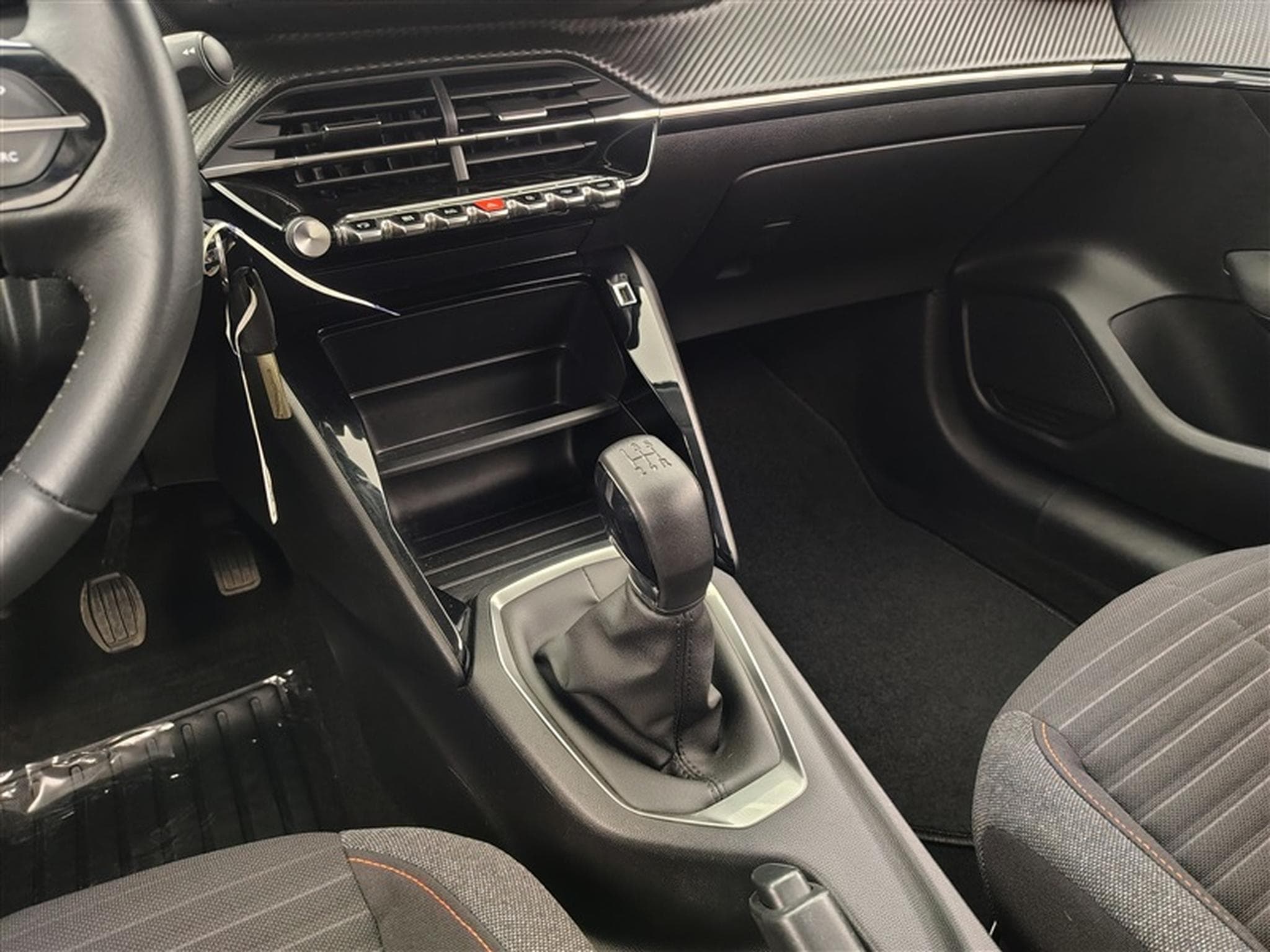 Peugeot 208 1.2i PureTech Active MIRRORLINK / PDC AR / JA 16" (2022) - Photo 12