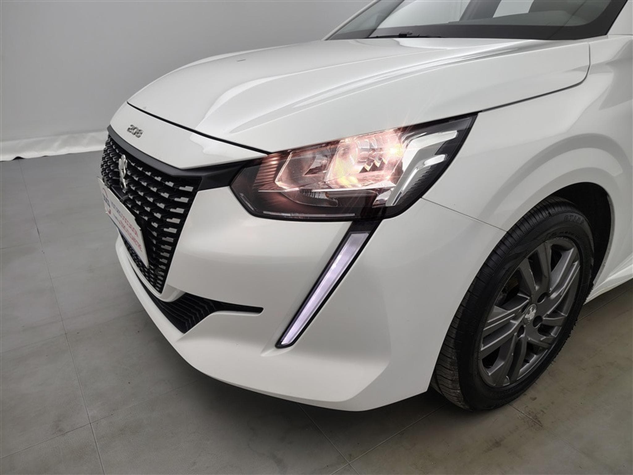 Peugeot 208 1.2i PureTech Active MIRRORLINK / PDC AR / JA 16" (2022) - Photo 15