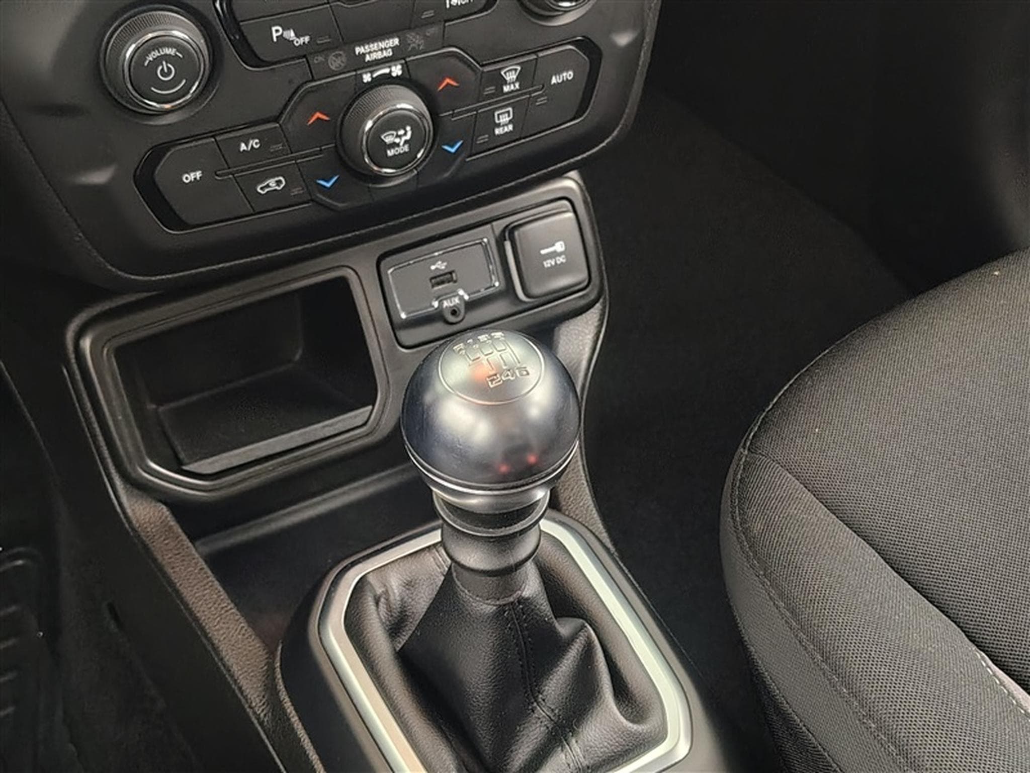 Jeep Renegade 1.0 T3 120cv Longitude CARPLAY / PDC AR / JA 16" (2024) - Foto 12