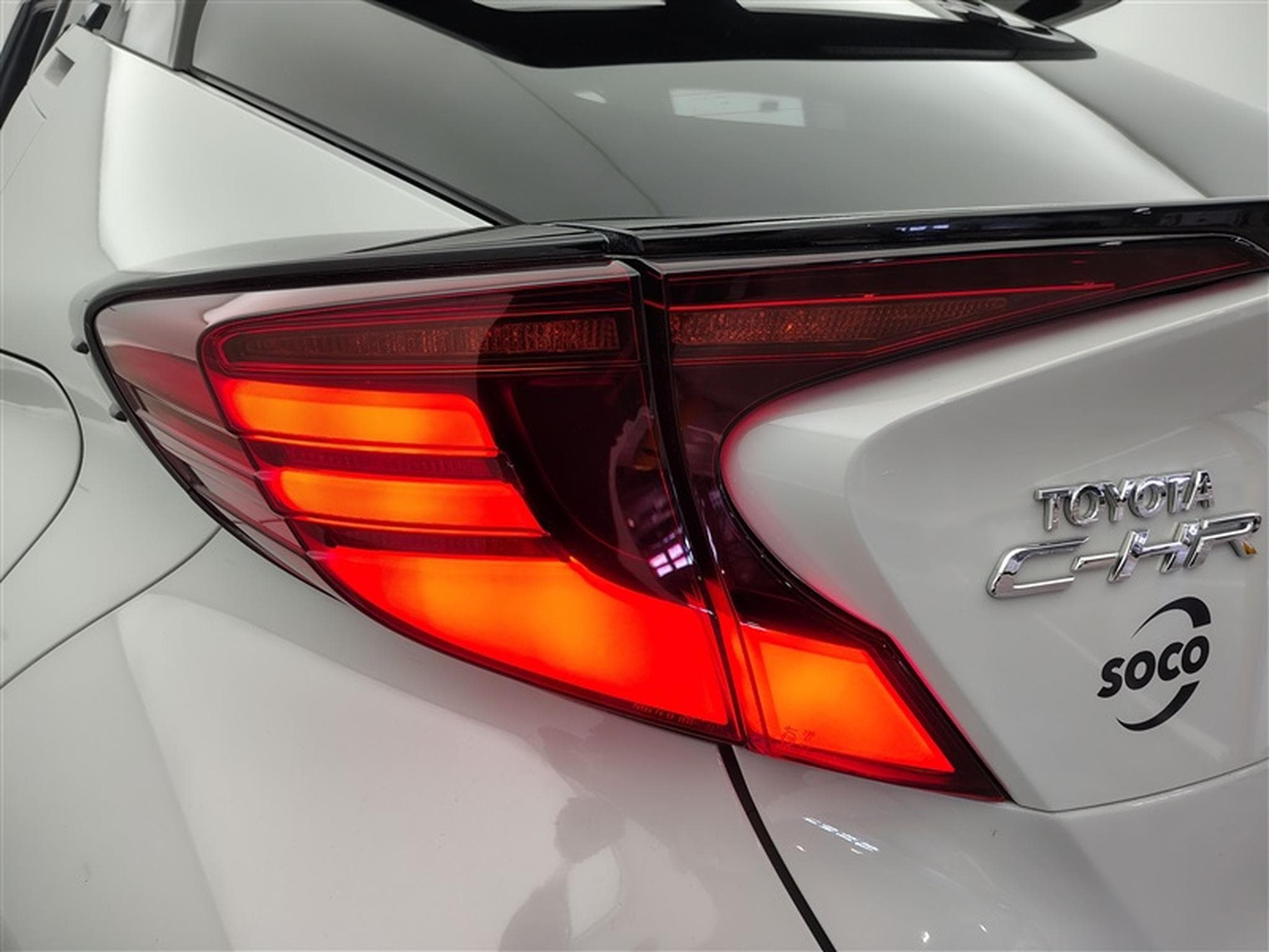 Toyota C-HR 1.8i VVT-i Hybrid GR Sport E-CVT CLIM/NAVI/PDC/JBL AUDIO (2022) - Photo 16