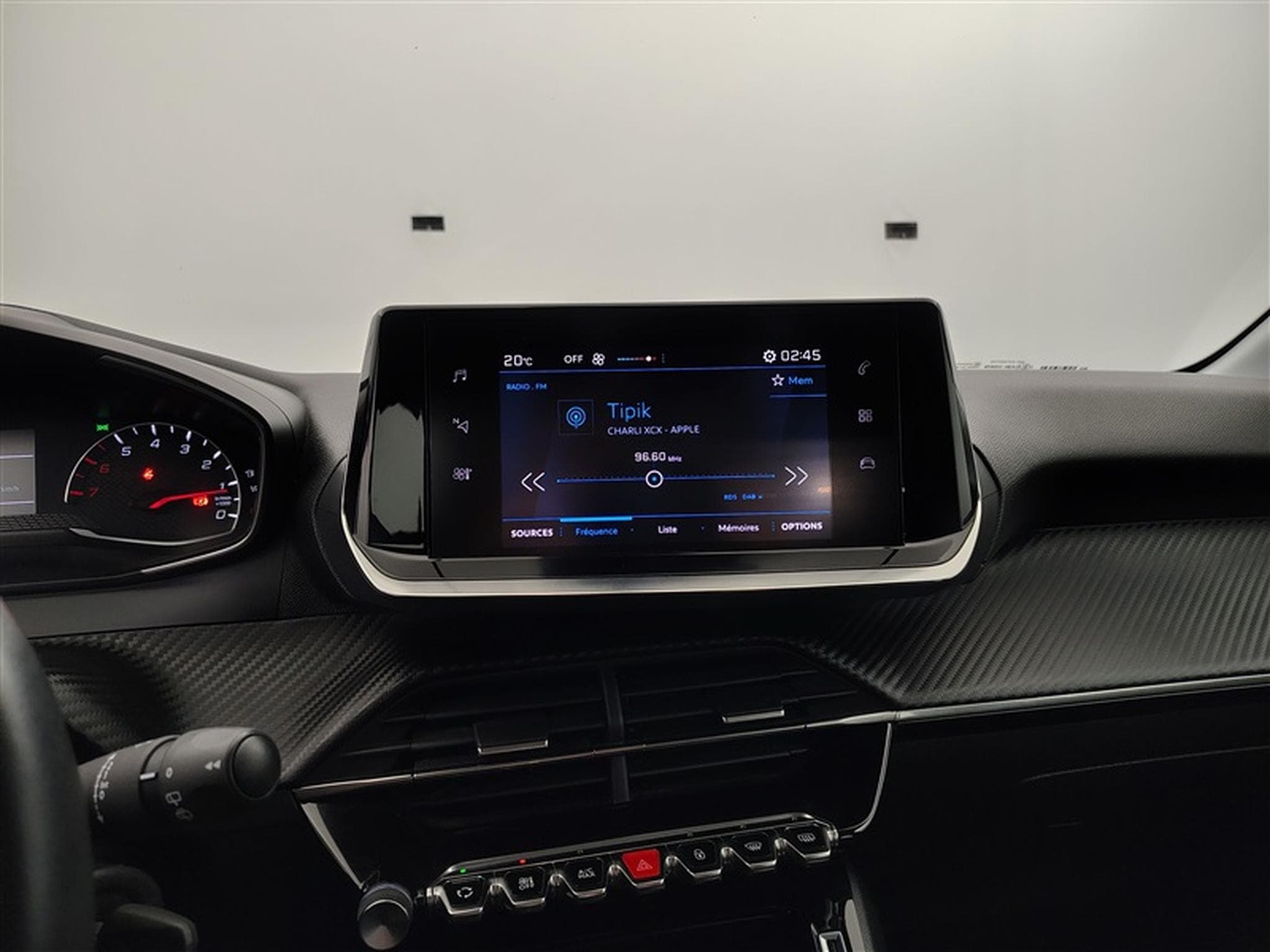 Peugeot 208 1.2i PureTech Active MIRRORLINK / PDC AR / JA 16" (2022) - Photo 11