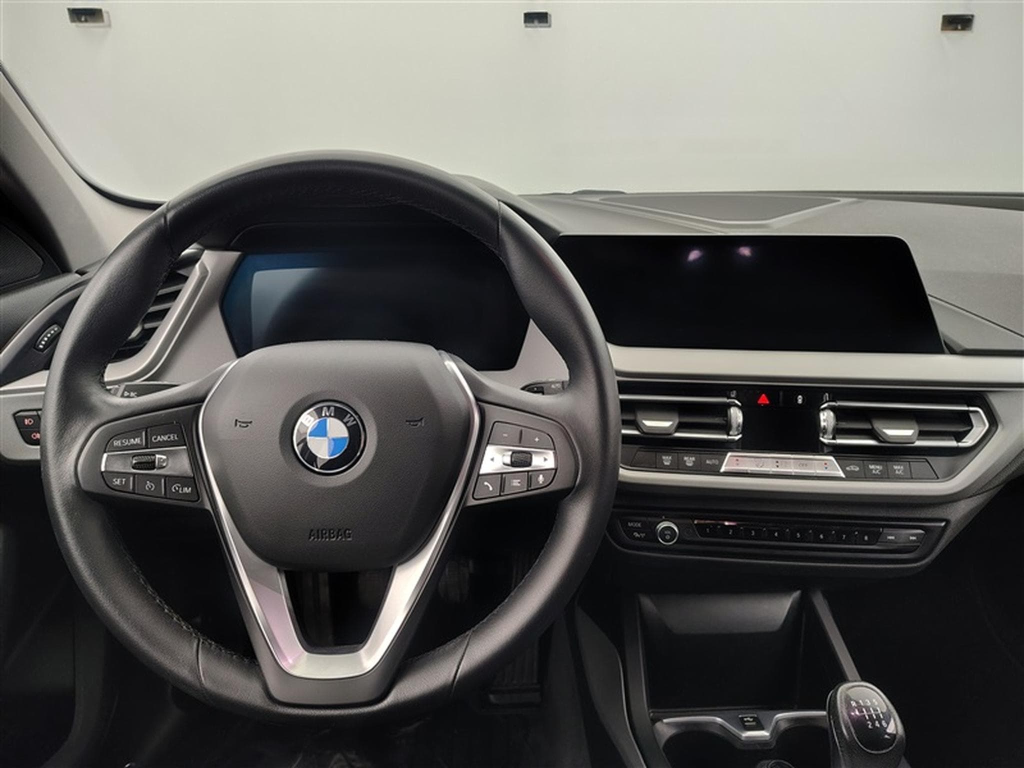 BMW 118 i  Navi Cockpit / Led / PDC (2022) - Photo 9