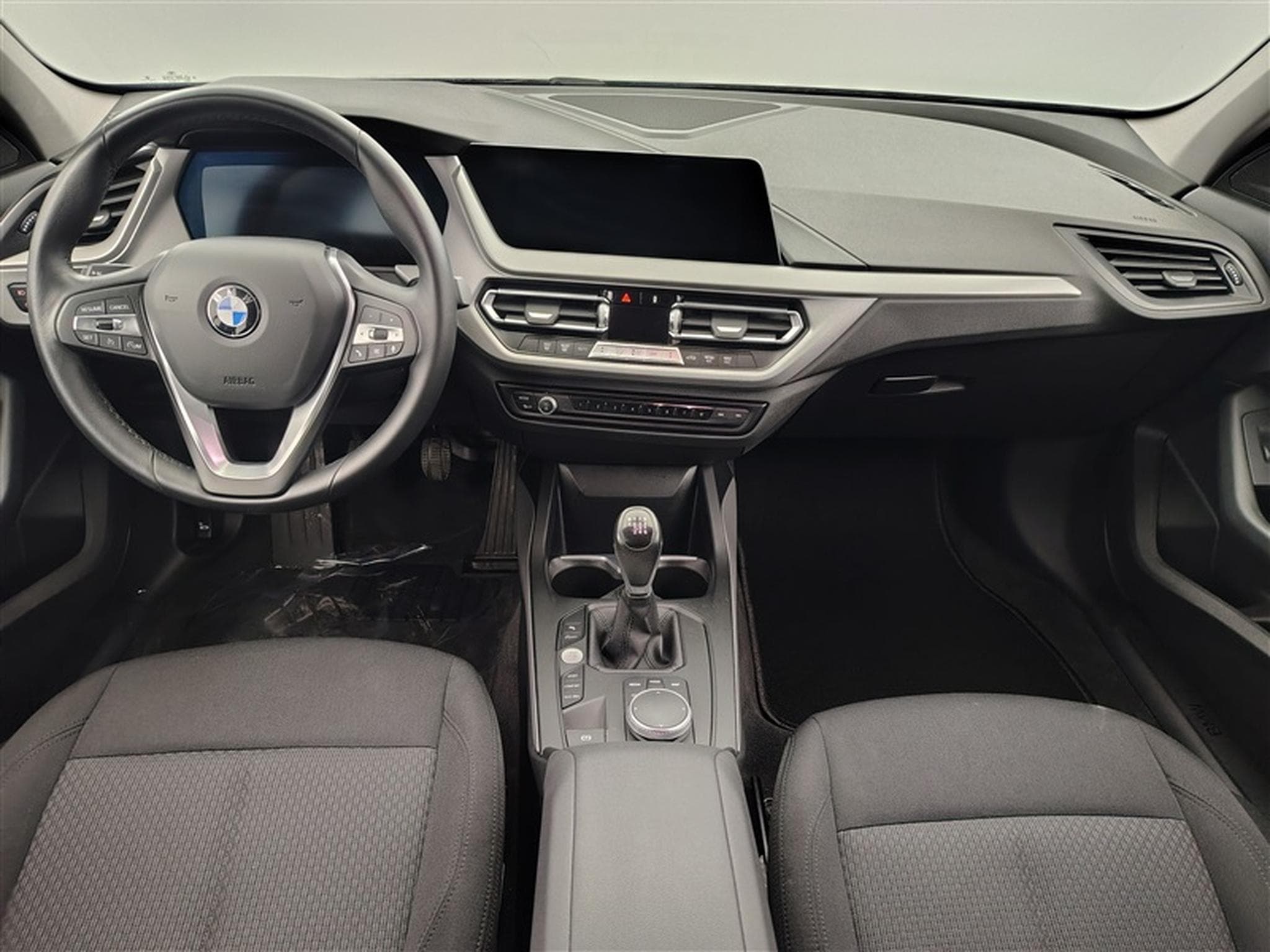 BMW 118 i  Navi Cockpit / Led / PDC (2022) - Photo 8