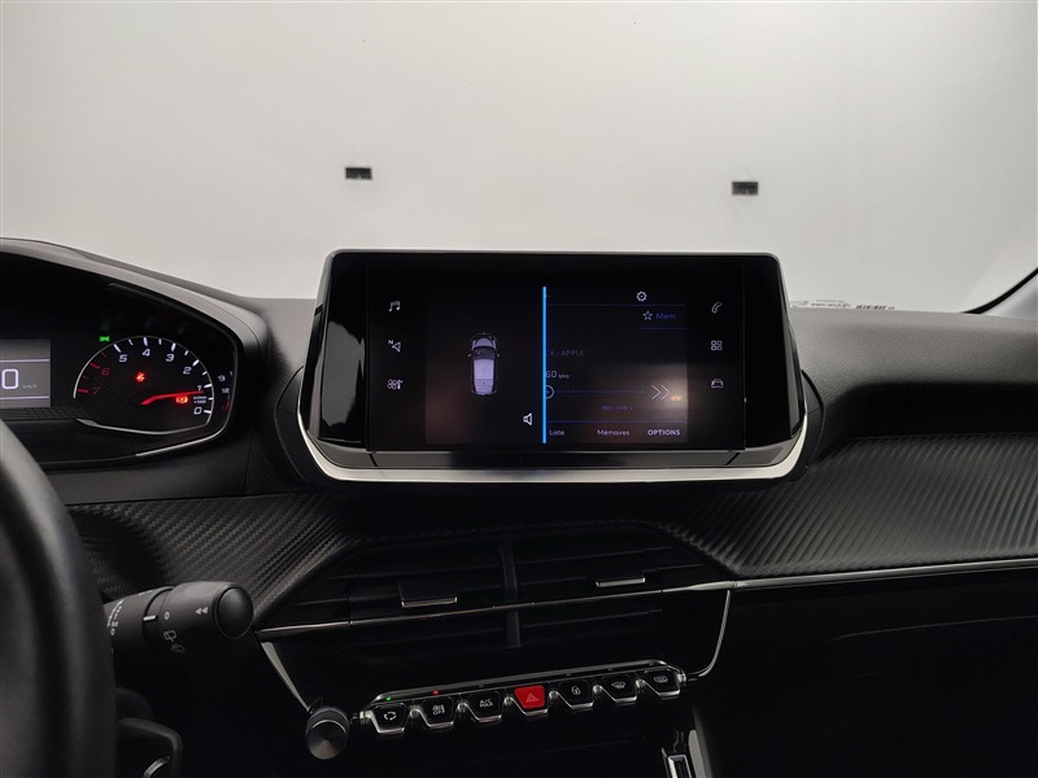 Peugeot 208 1.2i PureTech Active MIRRORLINK / PDC AR / JA 16" (2022) - Photo 17