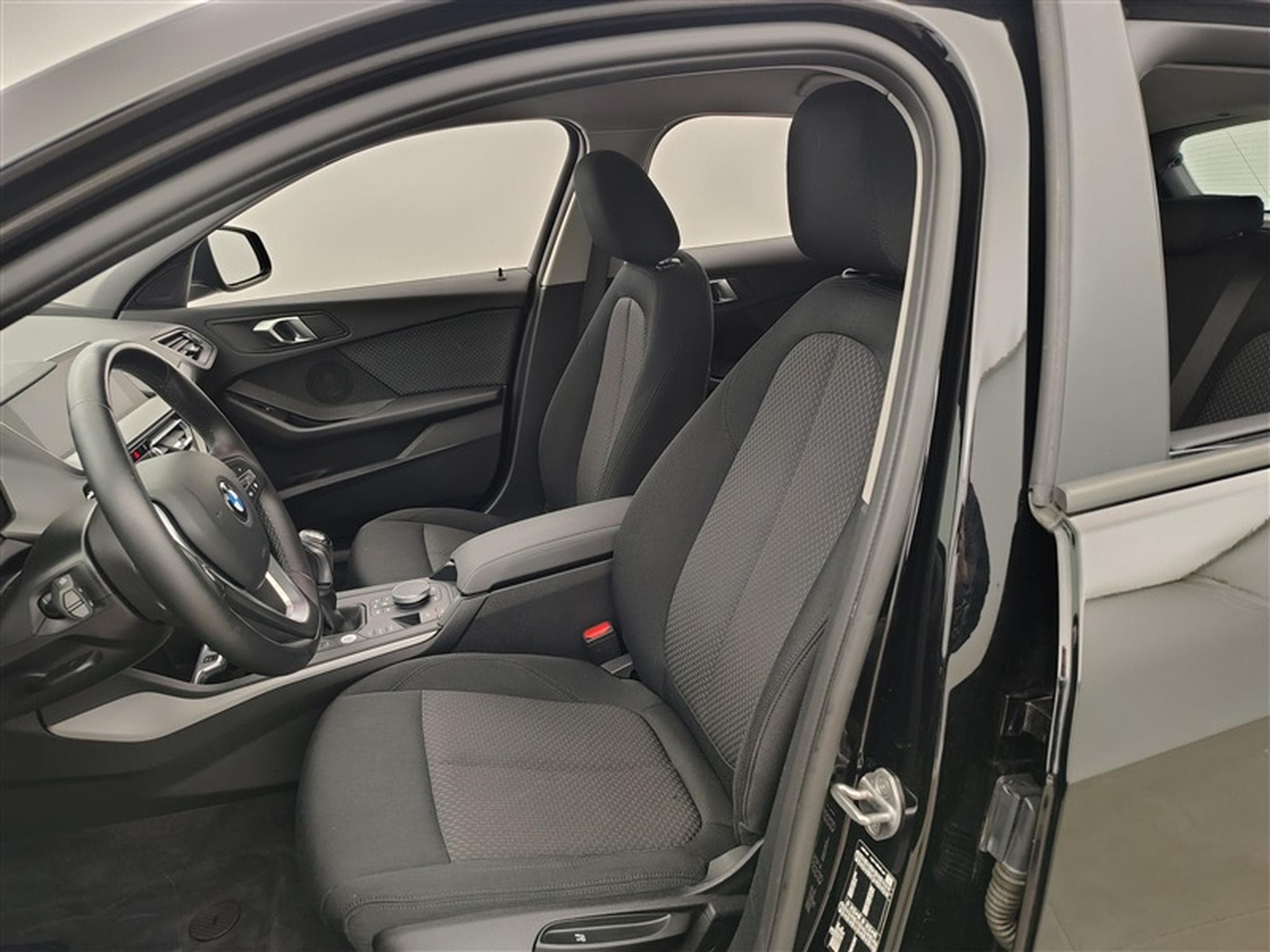 BMW 118 i  Navi Cockpit / Led / PDC (2022) - Photo 7