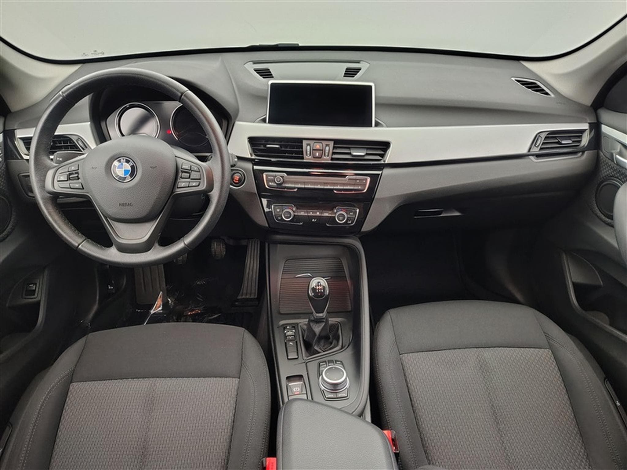 BMW X1 1.5 d sDrive16  Navi / PDC av+ar (2021) - Photo 8