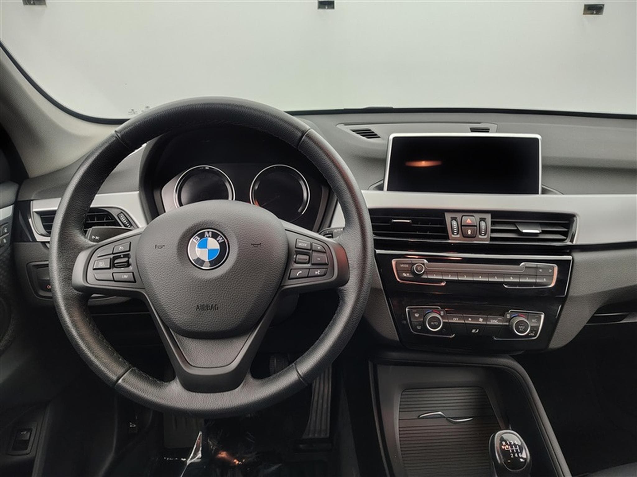 BMW X1 1.5 d sDrive16  Navi / PDC av+ar (2021) - Photo 9