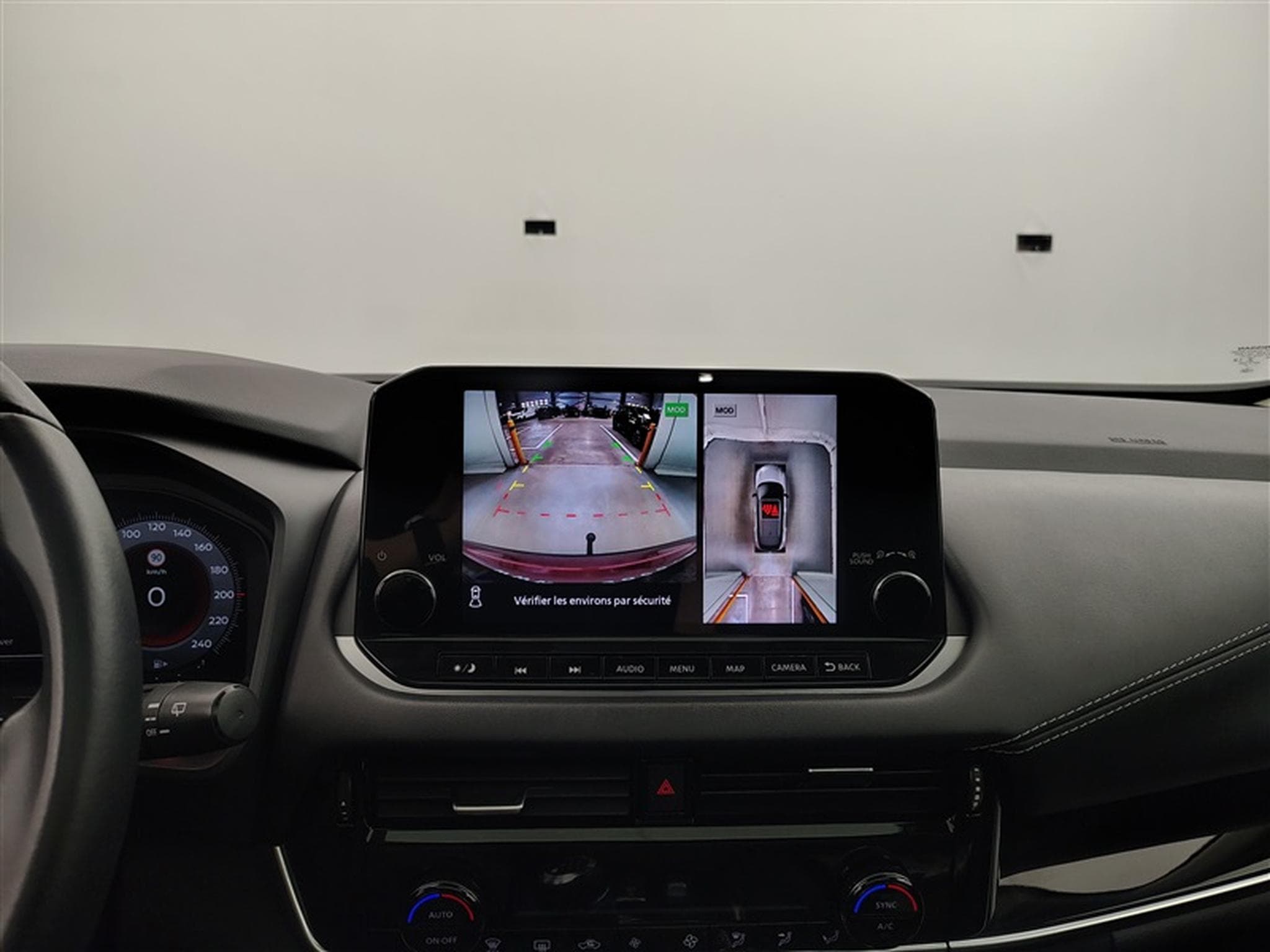 Nissan Qashqai 1.3 DIG-T N-Connecta CARPLAY / FULL LED / CAM (2022) - Photo 17