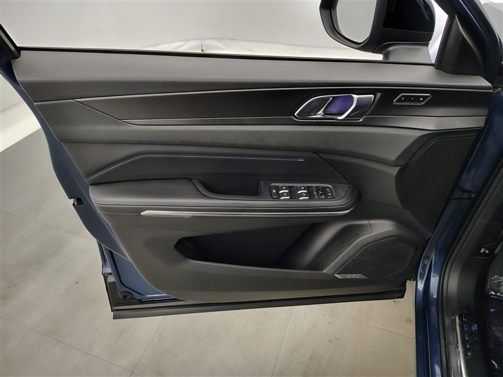 Lynk & Co 01 PHEV 1.5 Turbo (2023) - Photo 17