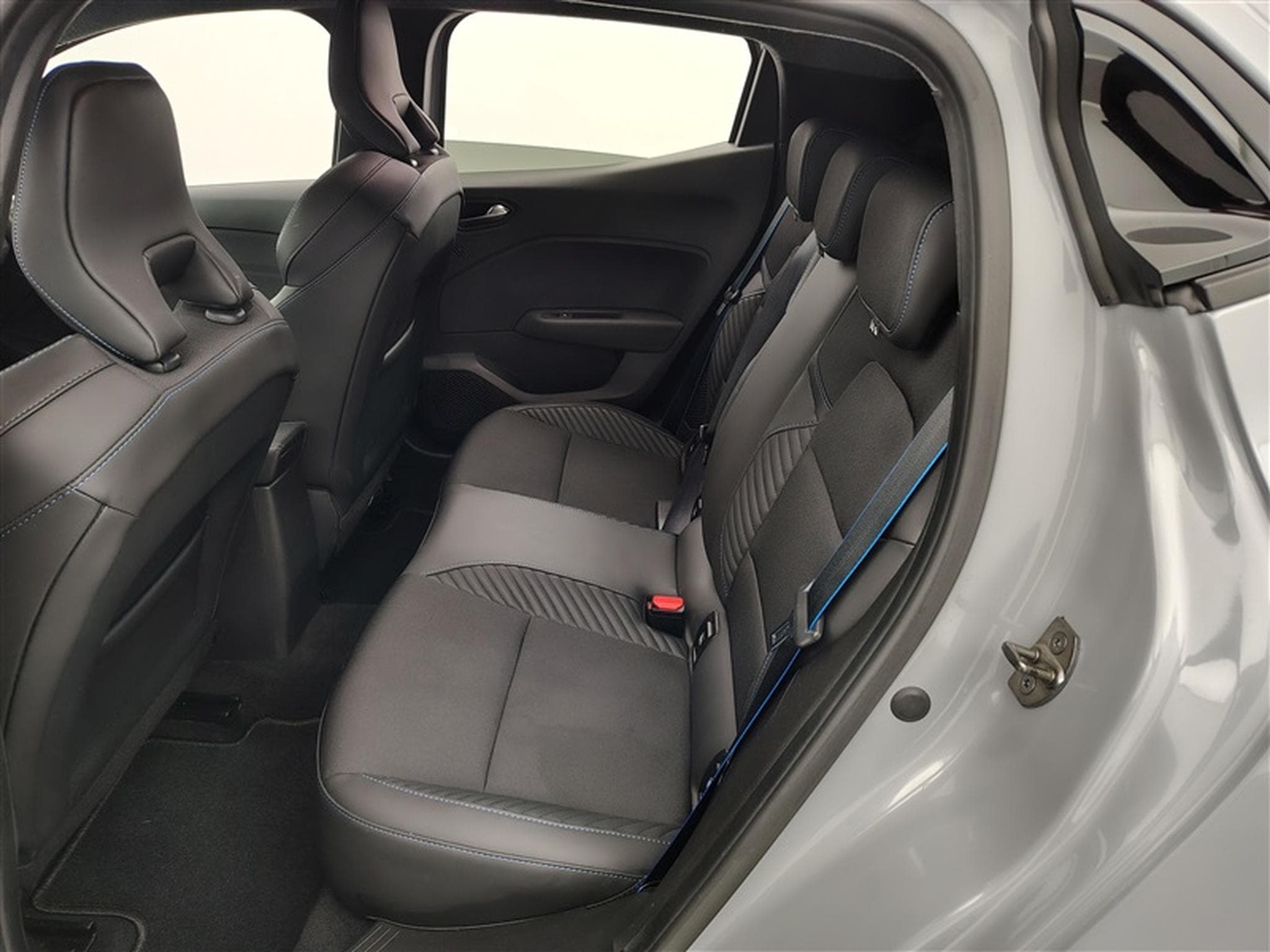 Renault Clio E-TECH 1.6i Esprit Alpine (2024) - Photo 13