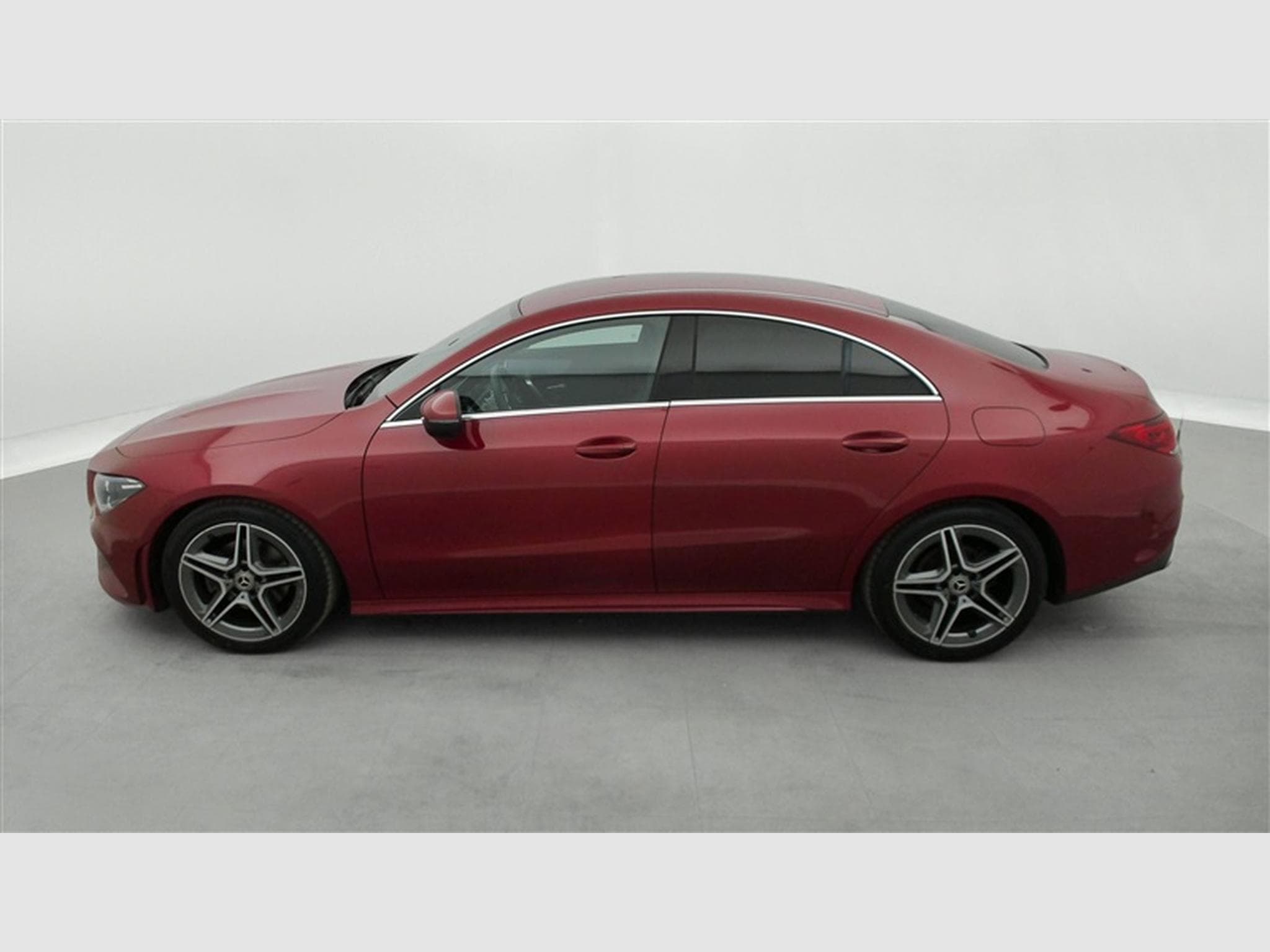 Mercedes CLA 180 180d Pack AMG *NAVI/FULL LED/CUIR PARTIEL/CAMERA/PDC/JA18* (2021) - Photo 3