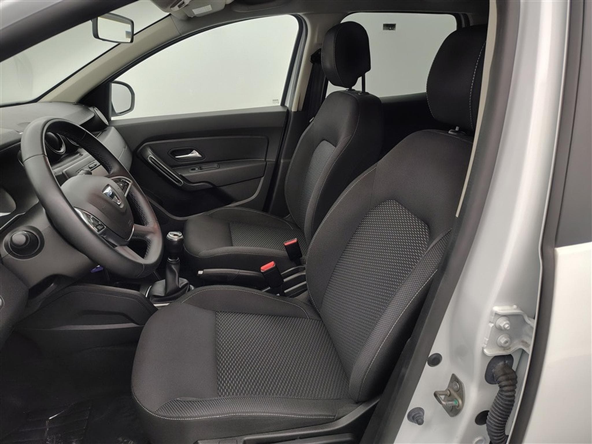 Dacia Duster 1.0 TCe 100cv Liberty NAVI / CLIM AUTO / CAMERA / JA 16" (2020) - Photo 7