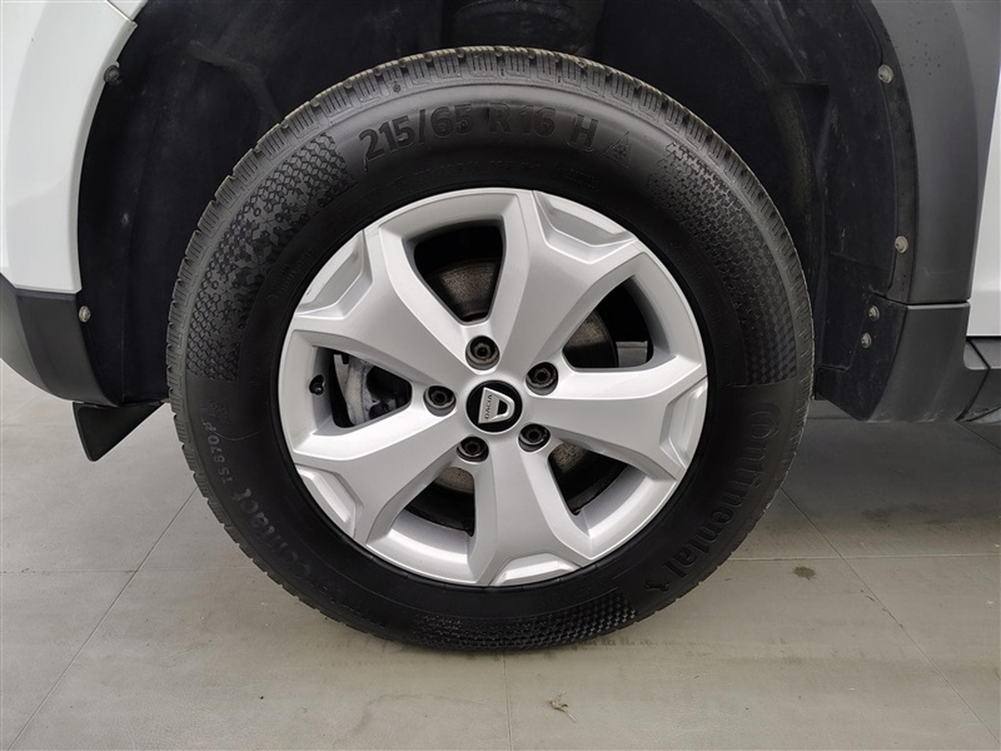 Dacia Duster 1.0 TCe 100cv Liberty NAVI / CLIM AUTO / CAMERA / JA 16" (2020) - Photo 6