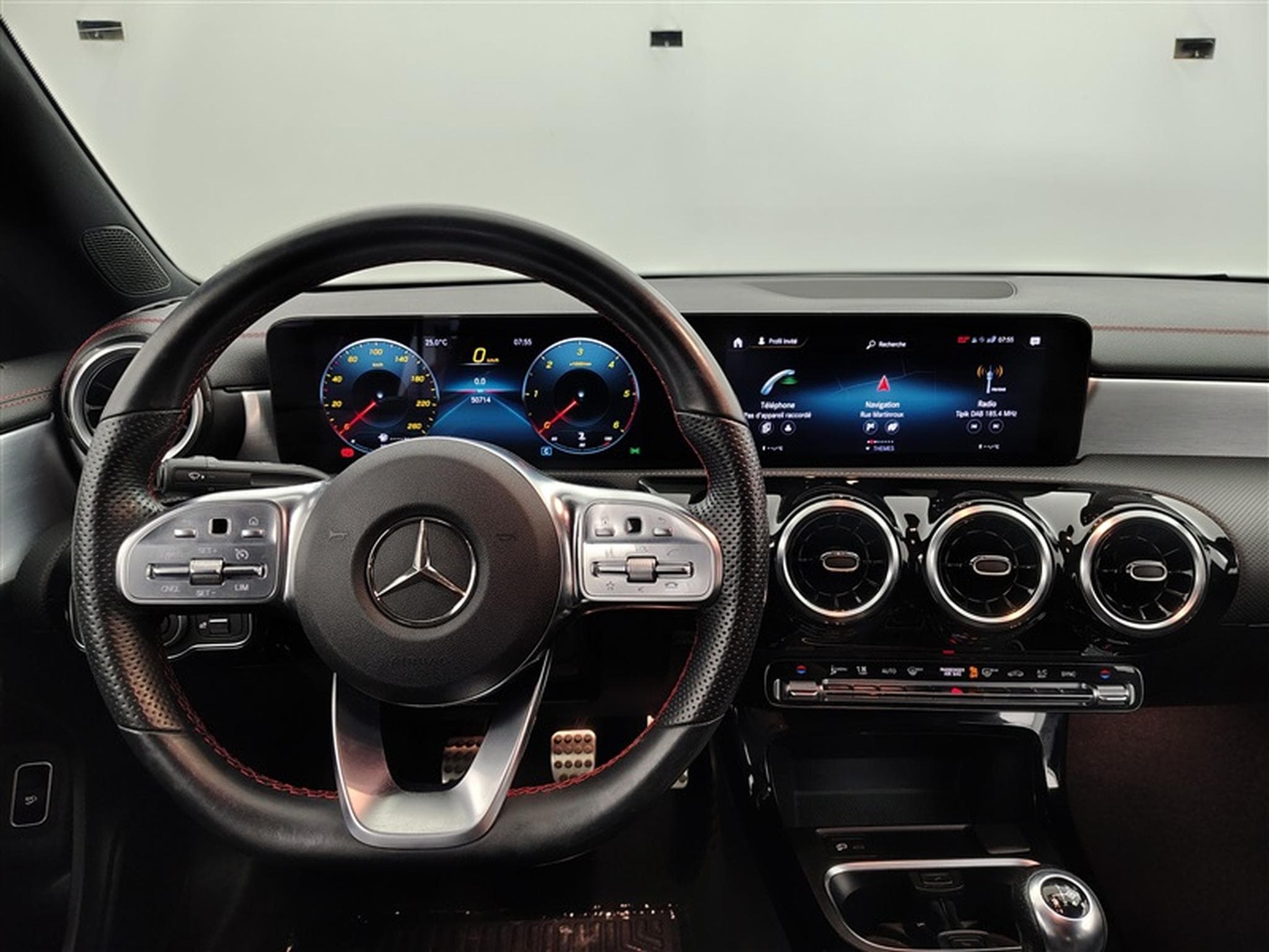 Mercedes CLA 180 180d Pack AMG *NAVI/FULL LED/CUIR PARTIEL/CAMERA/PDC/JA18* (2021) - Photo 9