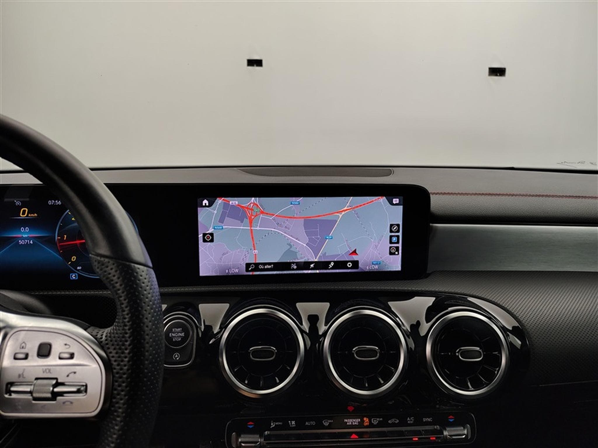 Mercedes CLA 180 180d Pack AMG *NAVI/FULL LED/CUIR PARTIEL/CAMERA/PDC/JA18* (2021) - Photo 11