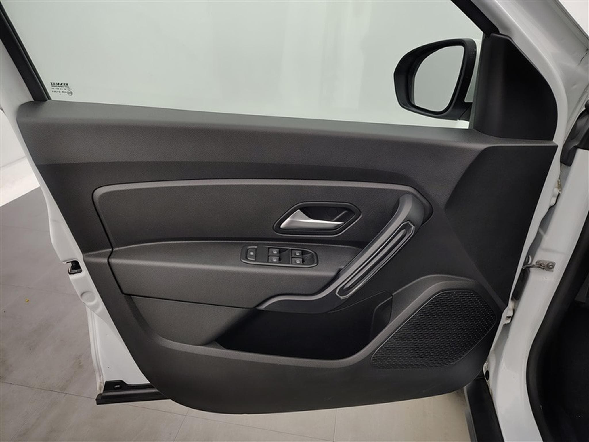 Dacia Duster 1.0 TCe 100cv Liberty NAVI / CLIM AUTO / CAMERA / JA 16" (2020) - Photo 16