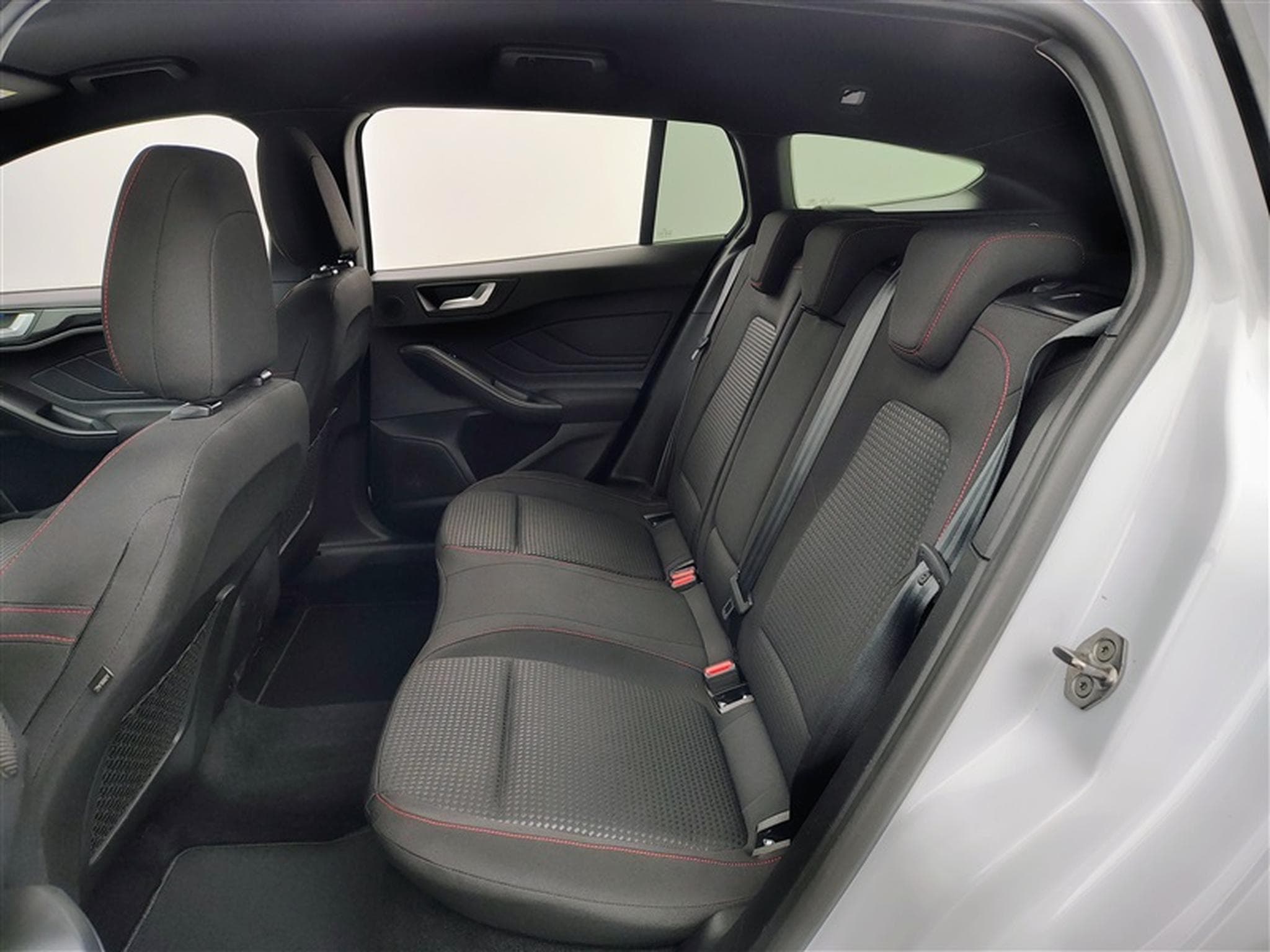 Ford Focus 1.0 EcoBoost 155Cv ST-Line Navi Cockpit / Led / PDC+Caméra (2024) - Photo 13