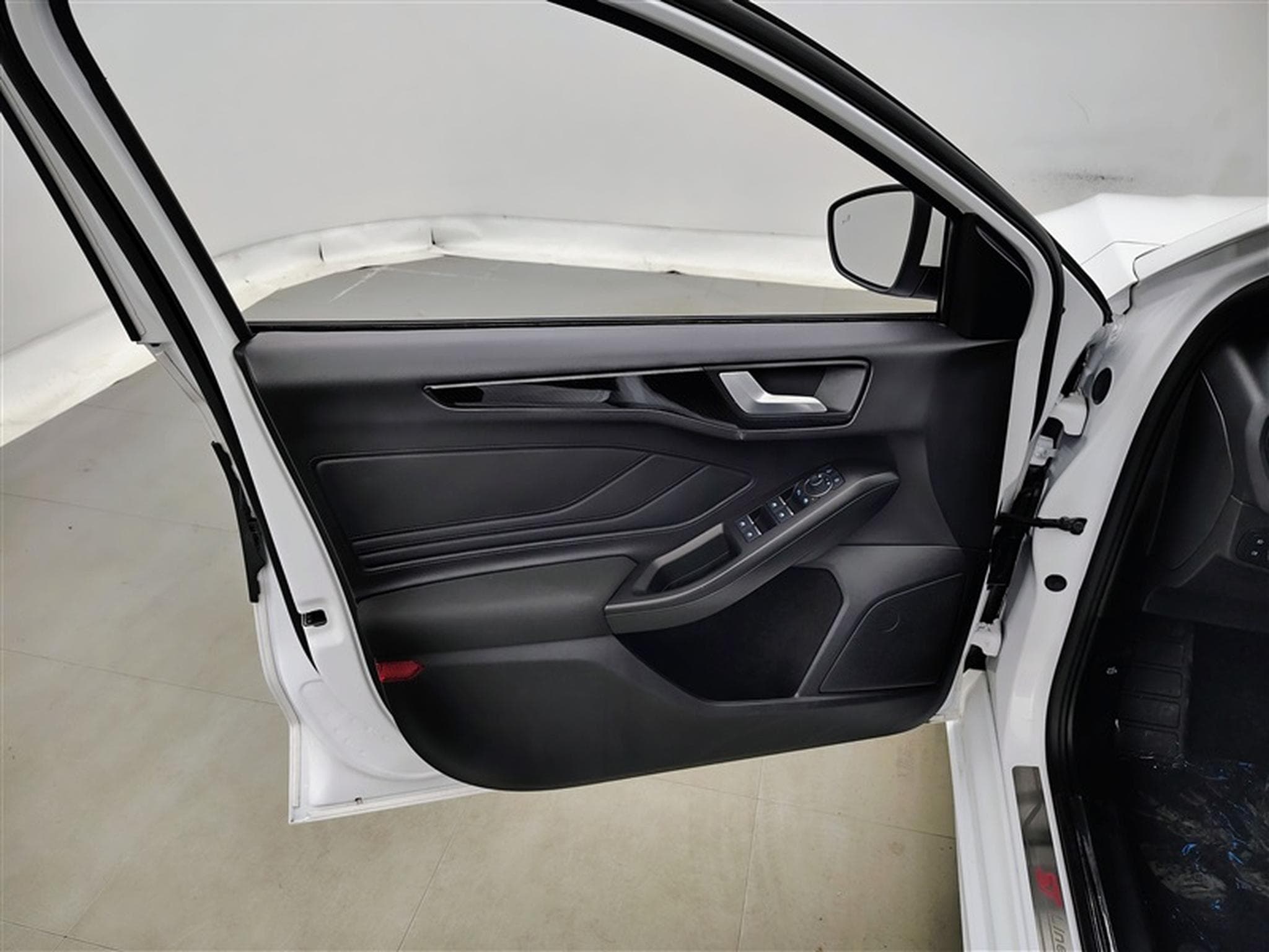 Ford Focus 1.0 EcoBoost 155Cv ST-Line Navi Cockpit / Led / PDC+Caméra (2024) - Photo 17