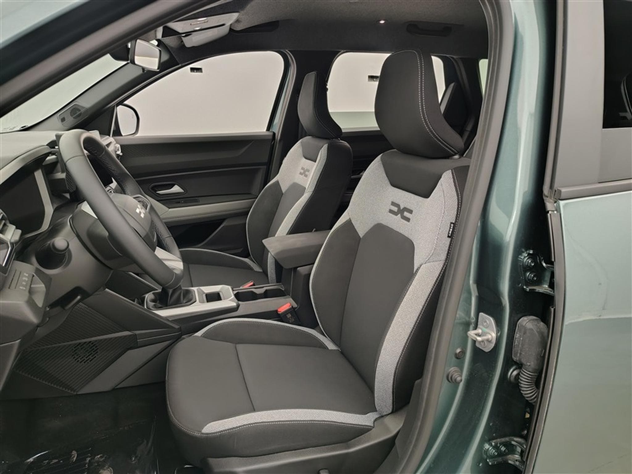 Dacia Bigster Mild Hybrid 140cv Journey NAVI / CARPLAY (2026) - Photo 7