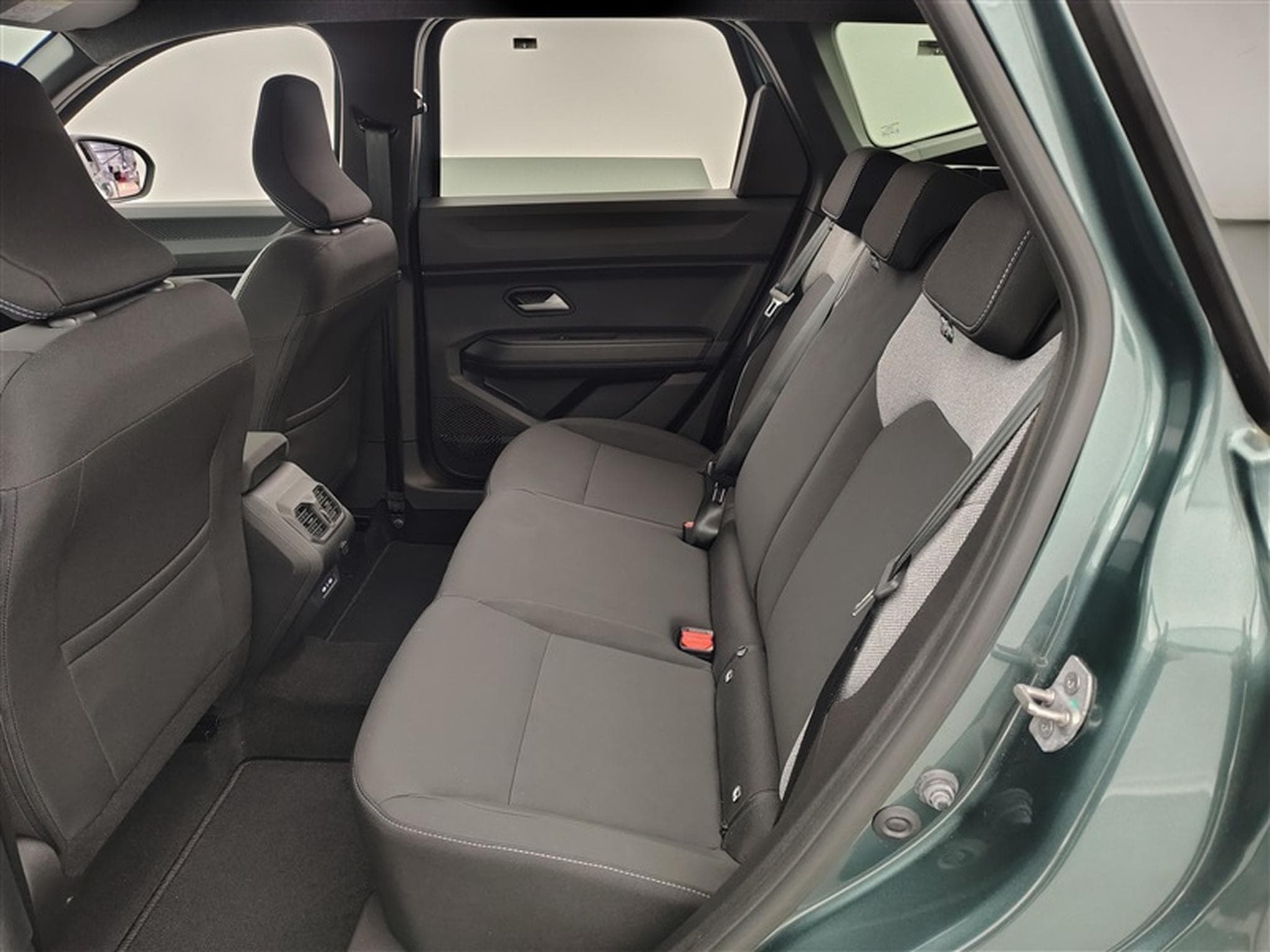 Dacia Bigster Mild Hybrid 140cv Journey NAVI / CARPLAY (2026) - Photo 13