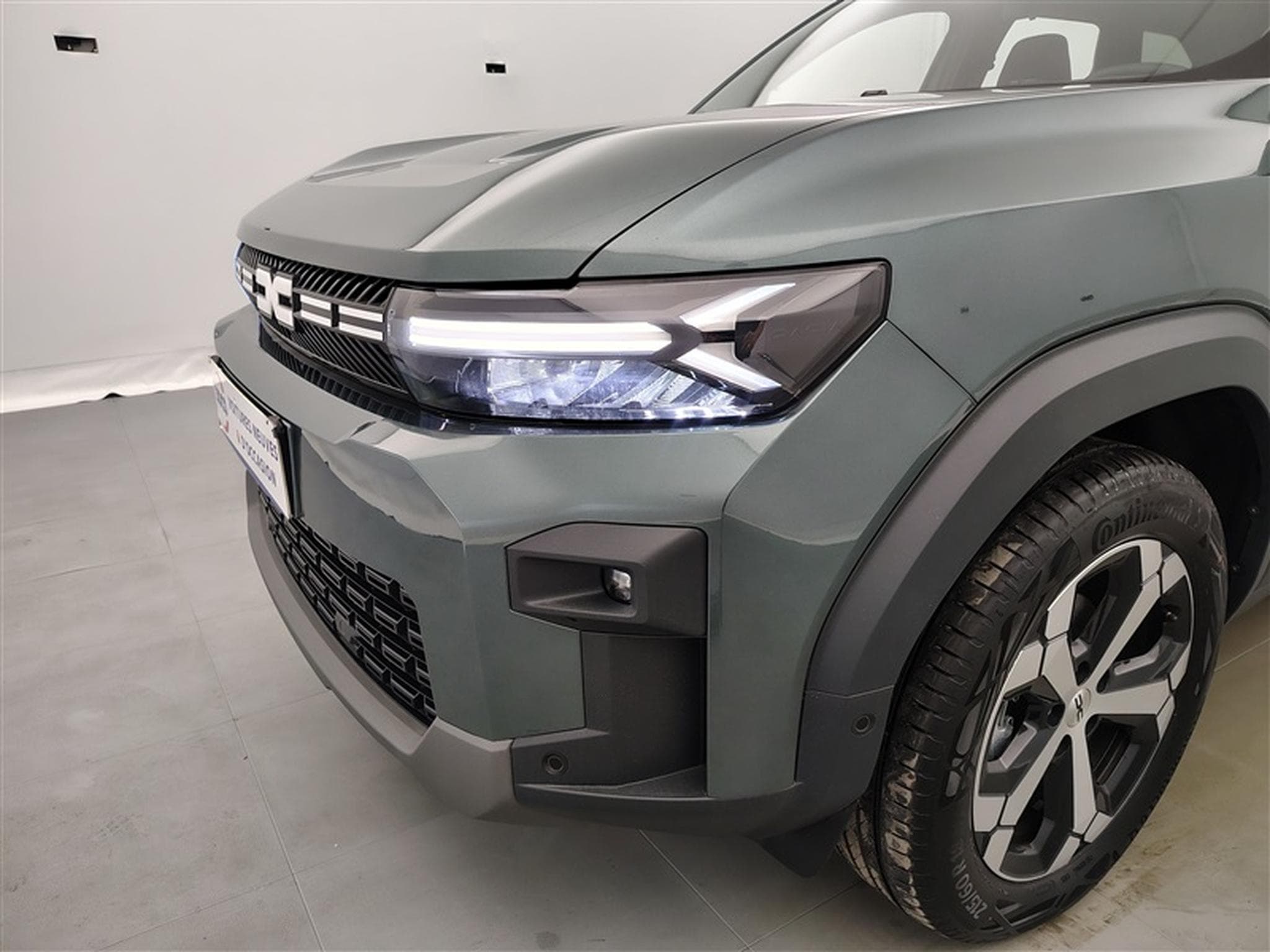 Dacia Bigster Mild Hybrid 140cv Journey NAVI / CARPLAY (2026) - Photo 15