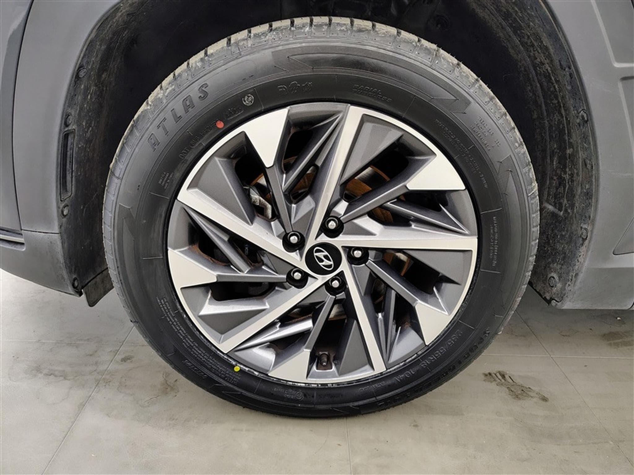Hyundai Tucson 1.6 GDi Feel NAVI 8" / AUDIO KRELL / PDC AR / CAMERA / JA17" (2022) - Photo 6