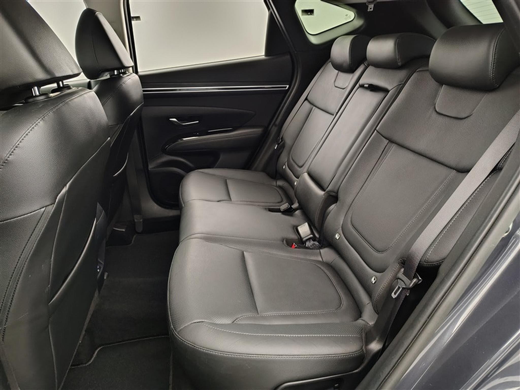 Hyundai Tucson 1.6 GDi Feel NAVI 8" / AUDIO KRELL / PDC AR / CAMERA / JA17" (2022) - Photo 13