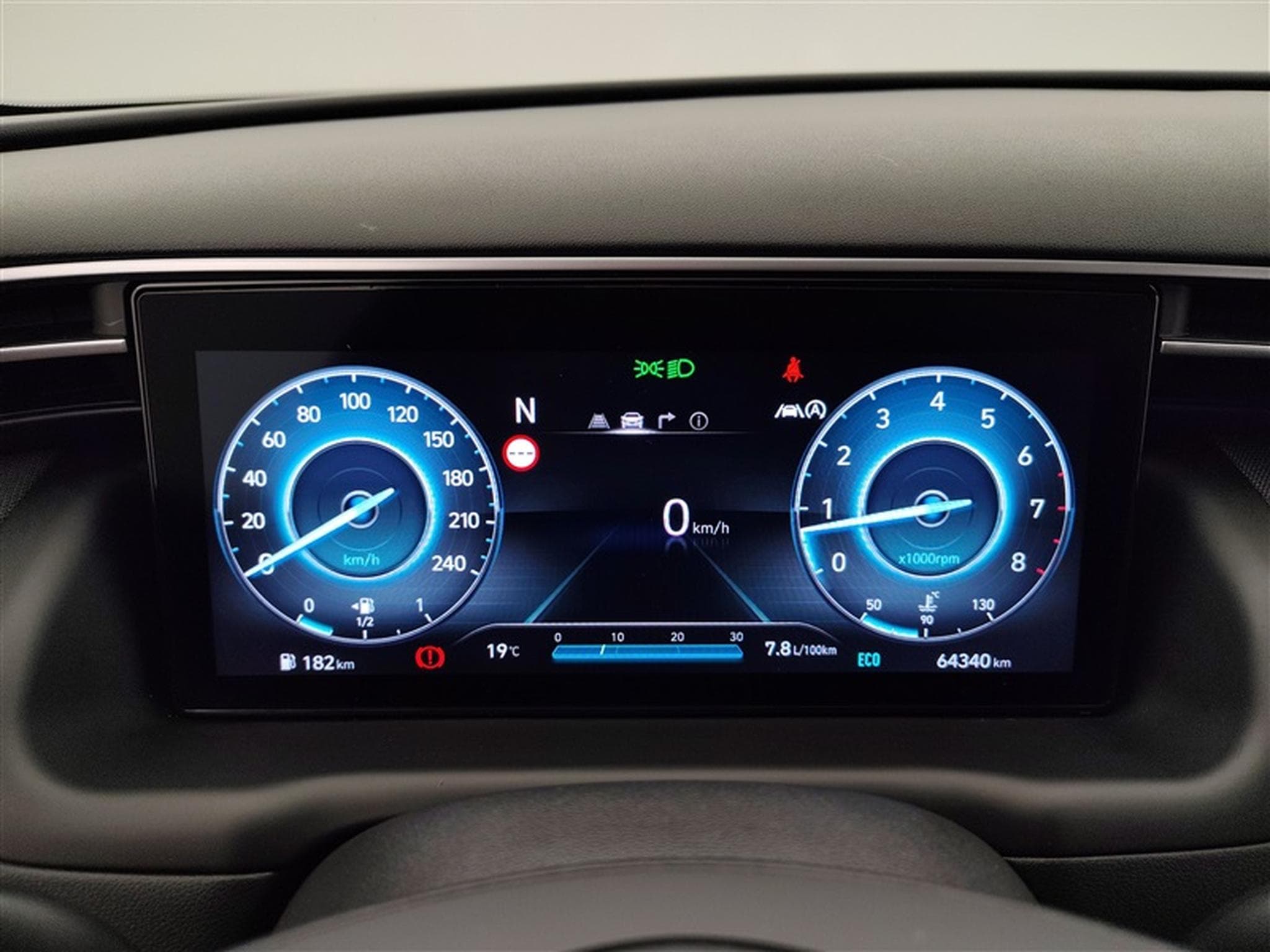 Hyundai Tucson 1.6 GDi Feel NAVI 8" / AUDIO KRELL / PDC AR / CAMERA / JA17" (2022) - Photo 10