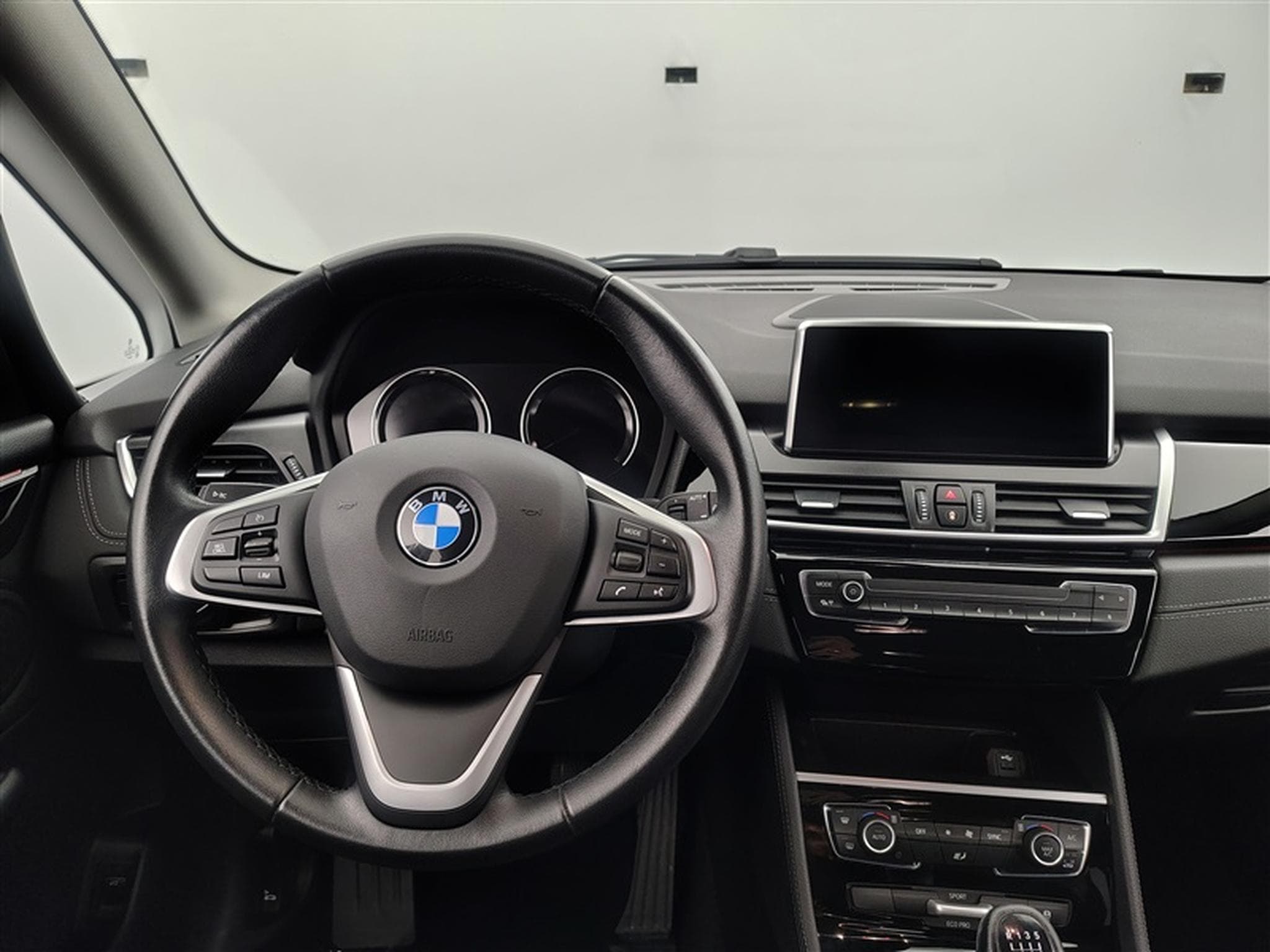 BMW 216 Gran Tourer 216i OPF (EU6AP) (2022) - Photo 9