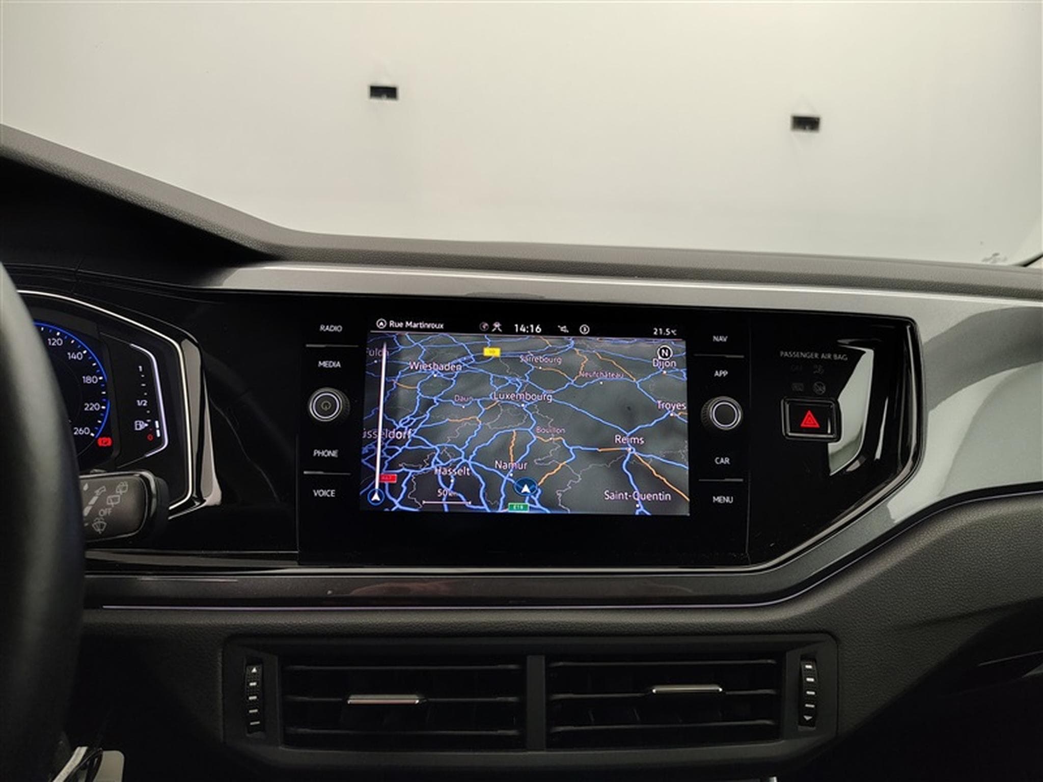 VW Polo 1.0 TSI 95Cv Style NAVI / CARPLAY / CAMERA / FULL LED (2022) - Photo 11